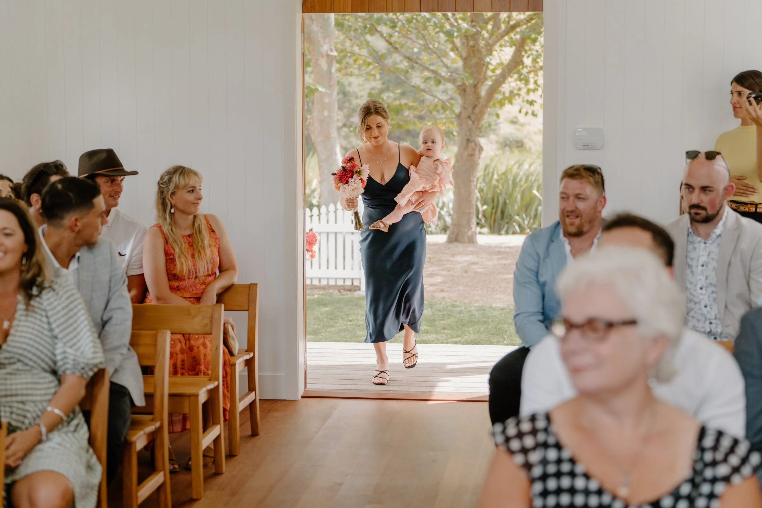MAN-O'-WARN-WEDDING-WAIHEKE-ISLAND-PHOTOGRAPHER-AARON-COURTNEY60.jpg