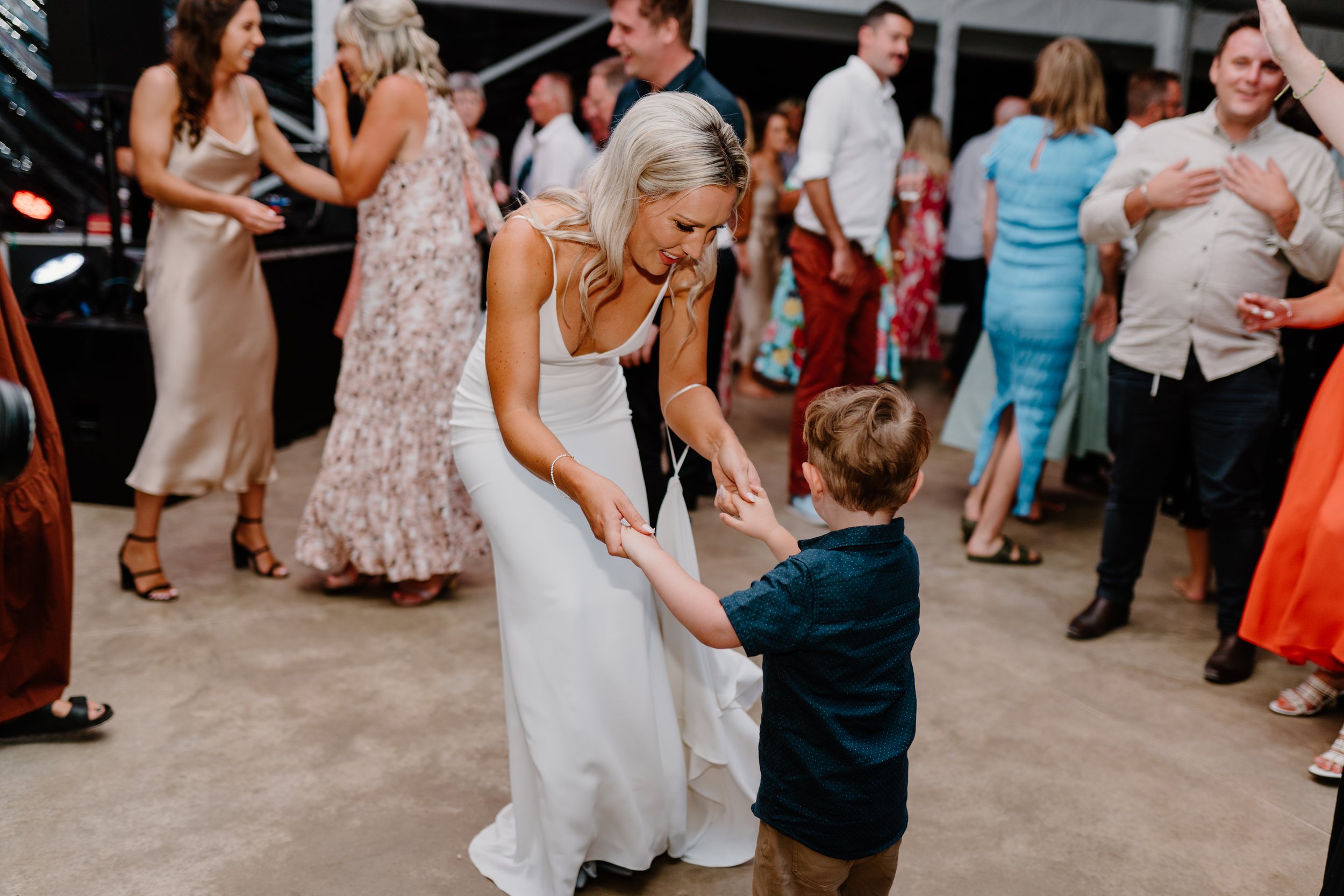 Erin+nick_Baylys-Farm-Wedding-Venue2.jpg