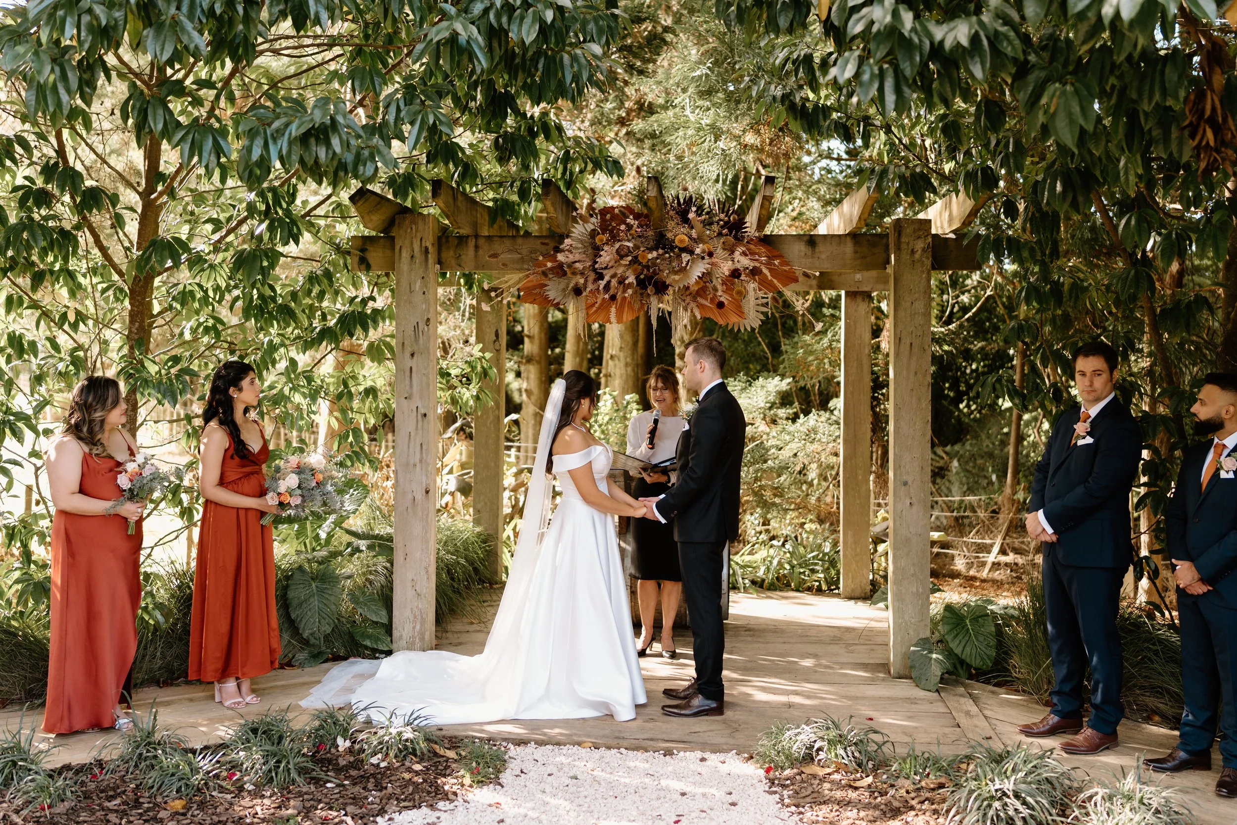 Kumeu-Valley-Estate-Auckland-Wedding-Venue-Luke-and-Sophia18.jpg