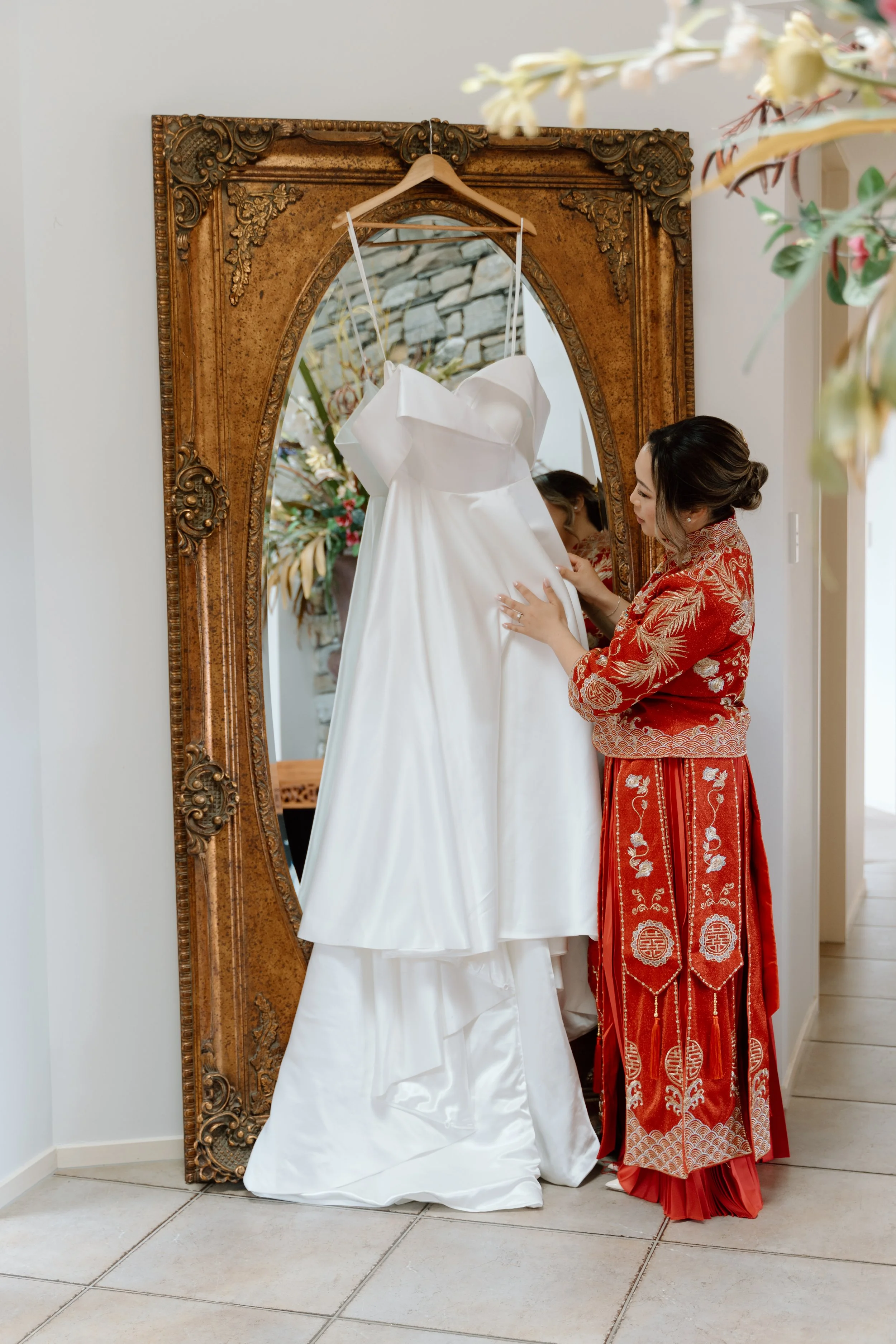 Mikki+Emily_Hunting-Lodge-Auckland-Wedding-Photographer38.jpg