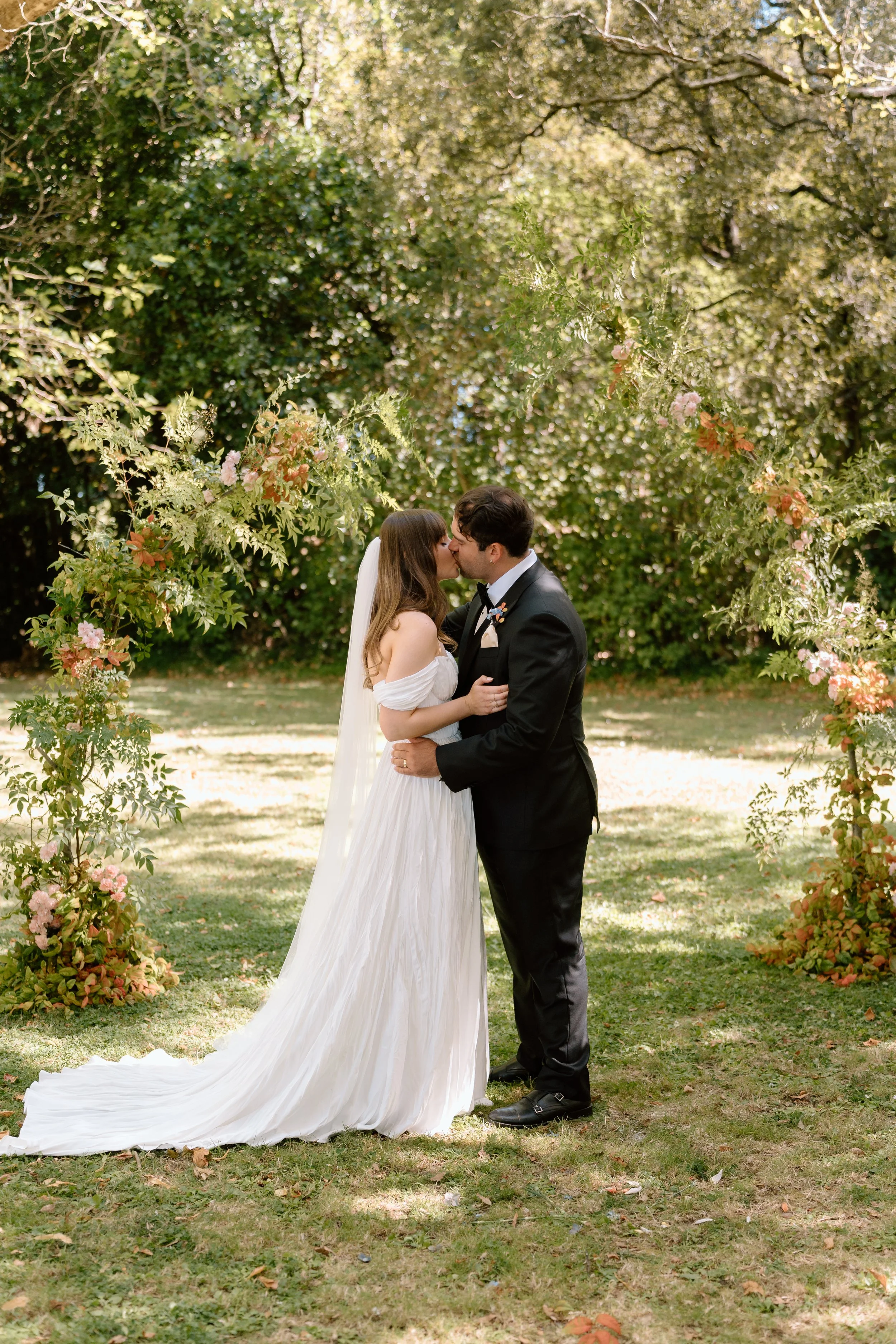 JJ+Jasmine-Wellington-Wedding-Photographer-Rose-&-Smith-Tauherenikau-Racecourse69.jpg