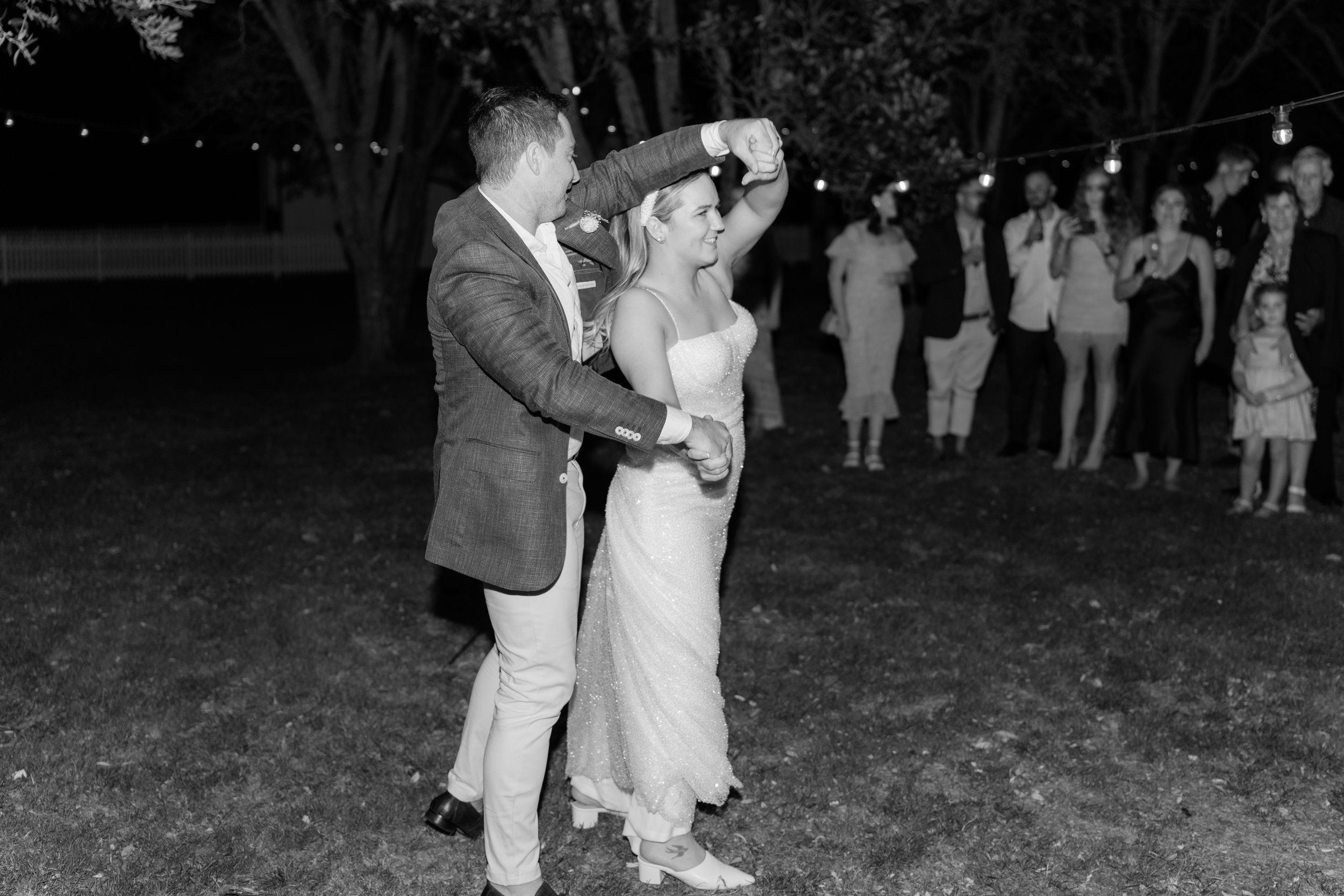 MAN-O'-WARN-WEDDING-WAIHEKE-ISLAND-PHOTOGRAPHER-AARON-COURTNEY121.jpg