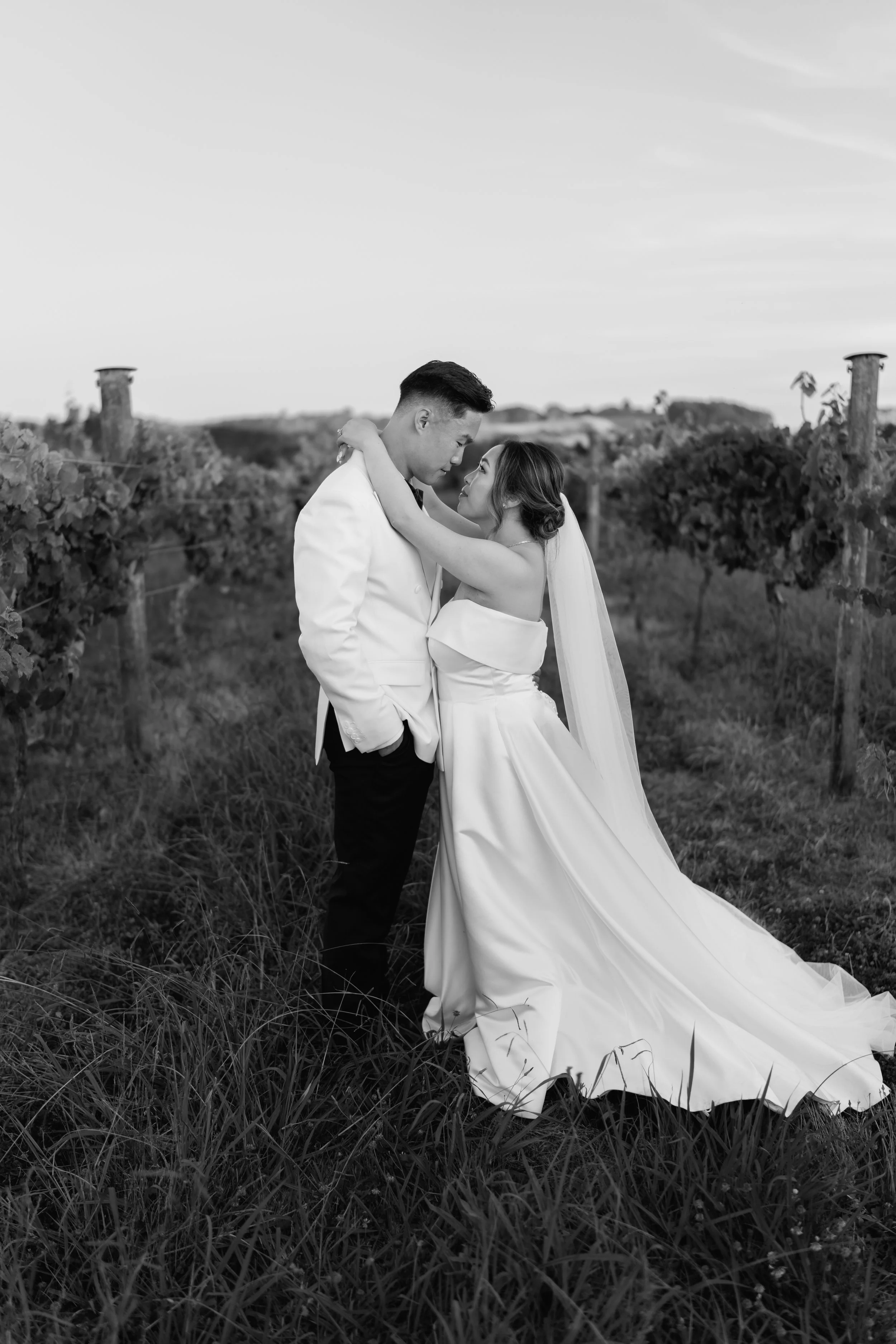 Mikki+Emily_Hunting-Lodge-Auckland-Wedding-Photographer152.jpg