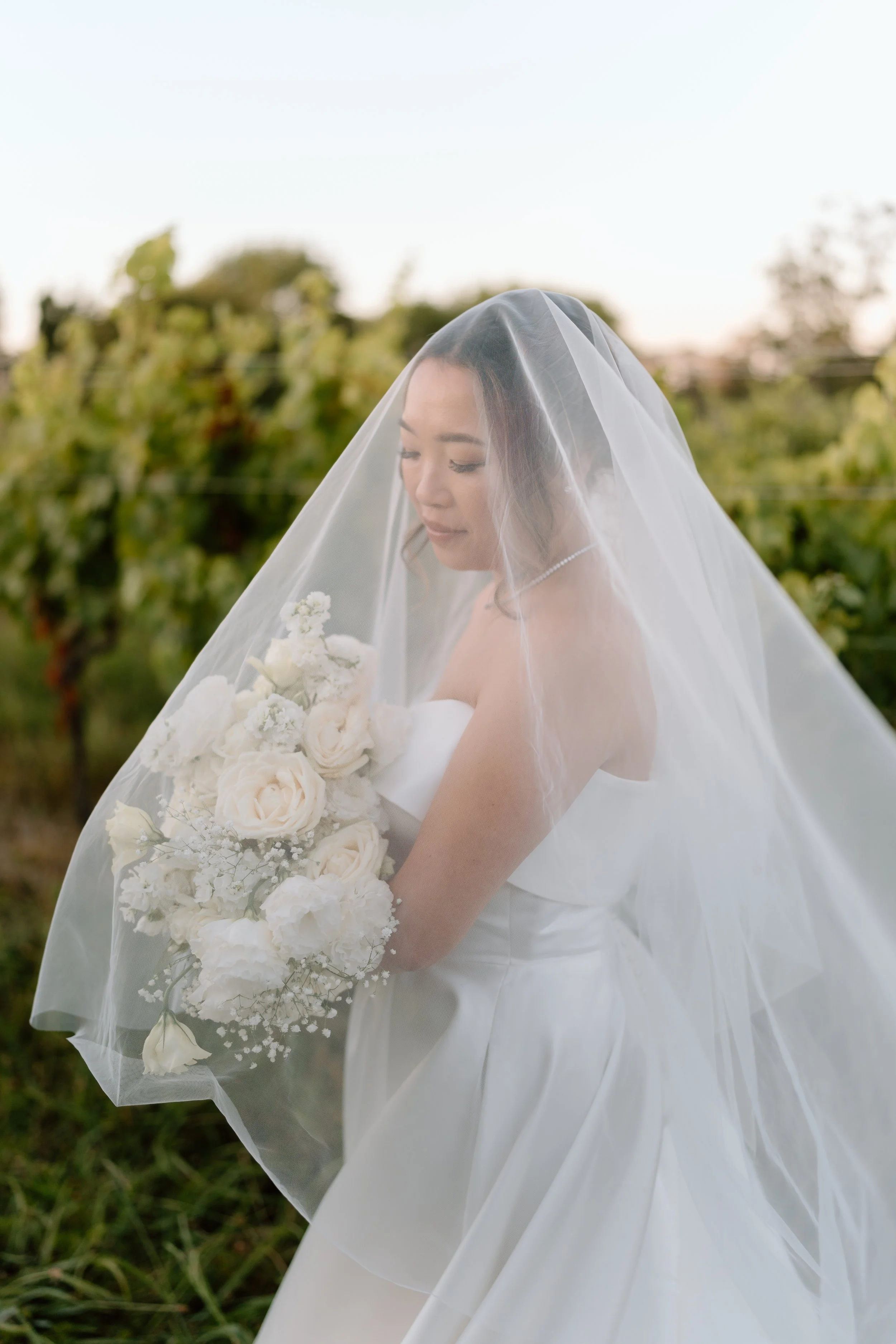 Mikki+Emily_Hunting-Lodge-Auckland-Wedding-Photographer153.jpg
