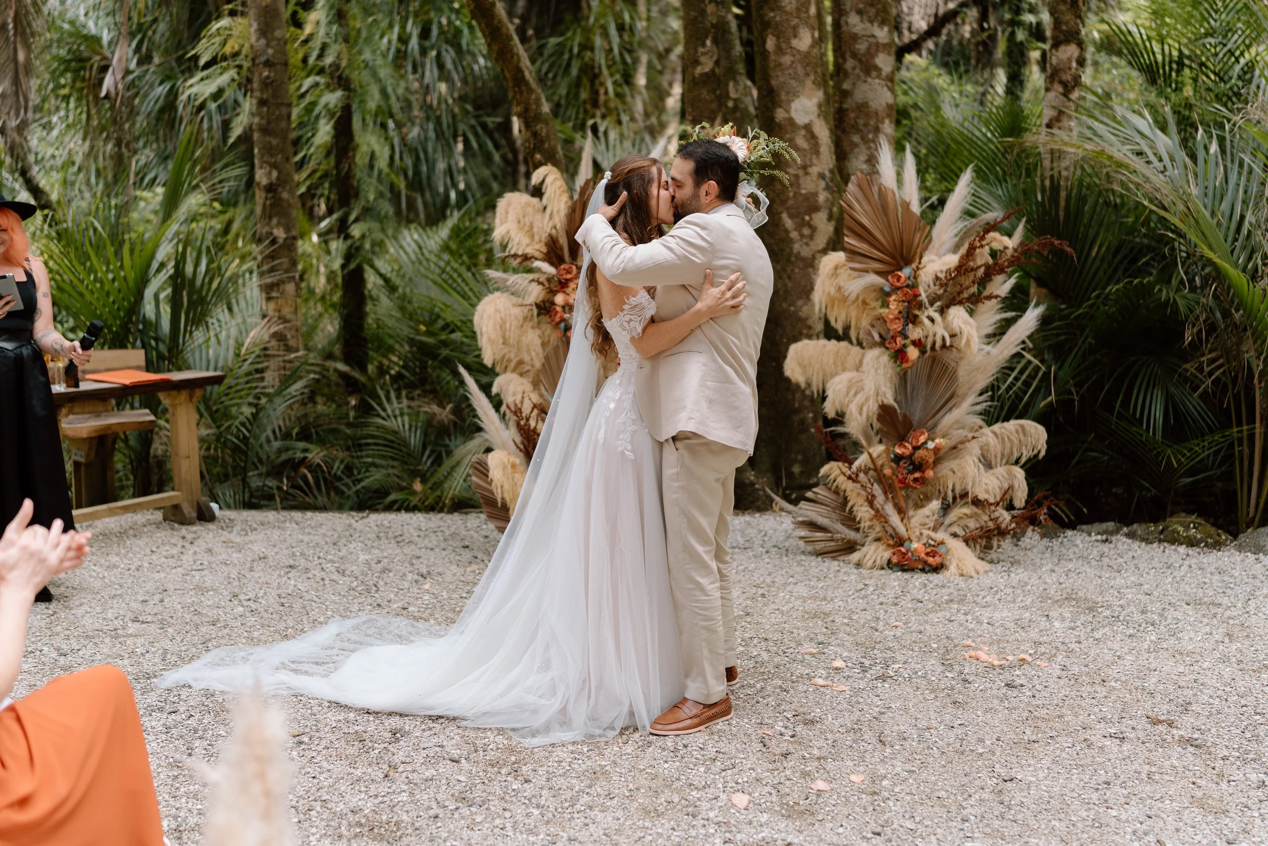 Luiza+Luis_Bridgewater-Estate-Auckland-Wedding-Photography67.jpg