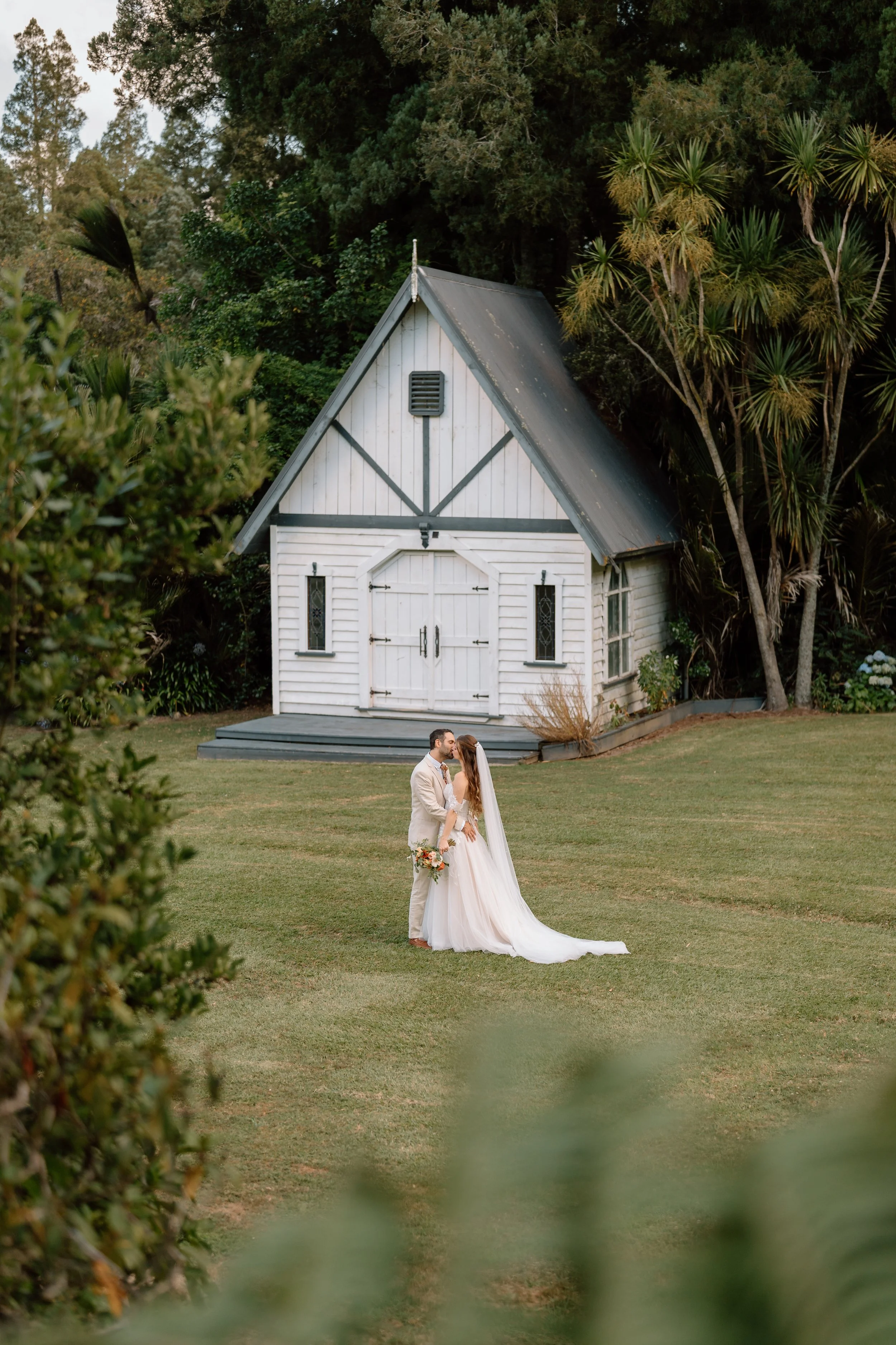 Auckland Wedding at Bridgewater Estate photographed by Wild Souls