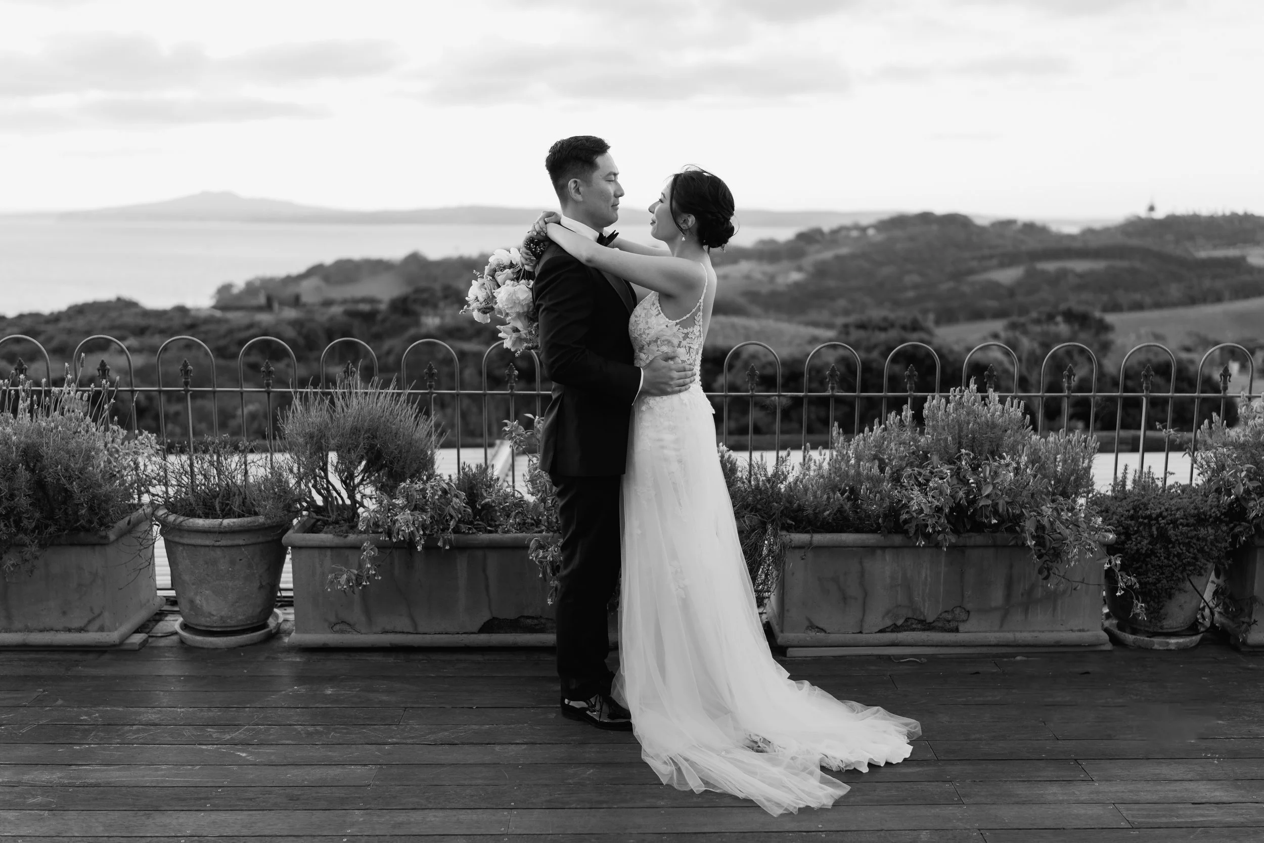 Carol+Wes-Mudbrick-Vineyard-Waiheke-Wedding-Photographer99.jpg