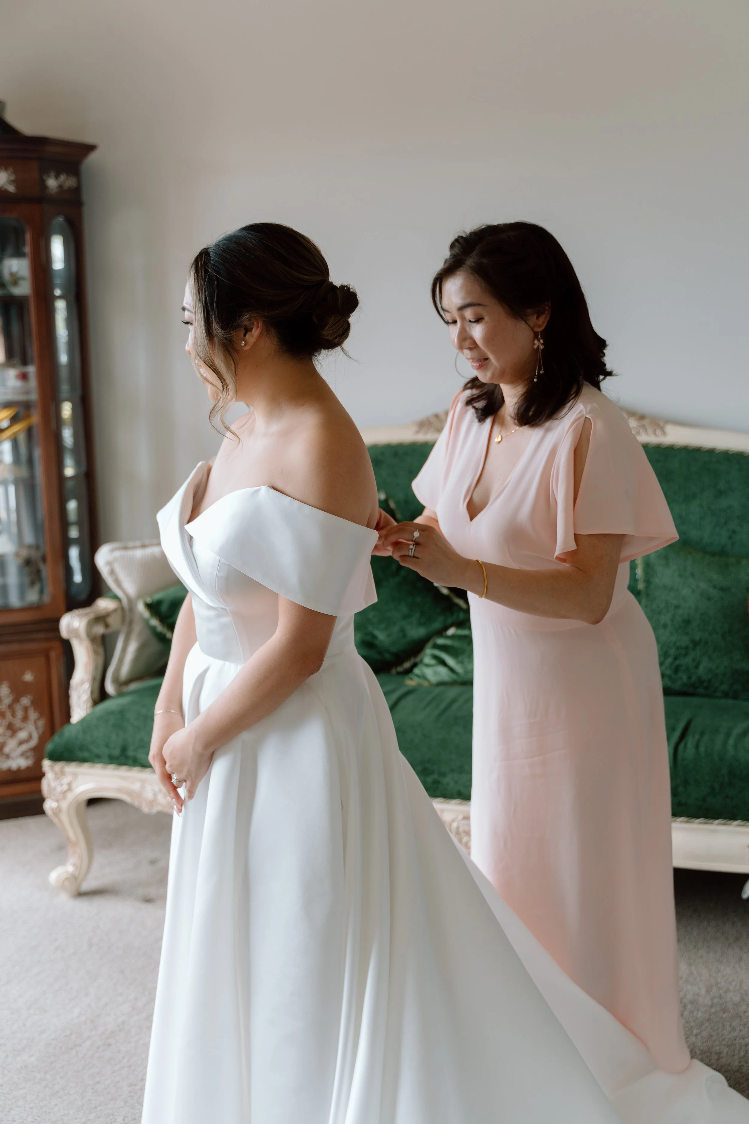 Mikki+Emily_Hunting-Lodge-Auckland-Wedding-Photographer40.jpg