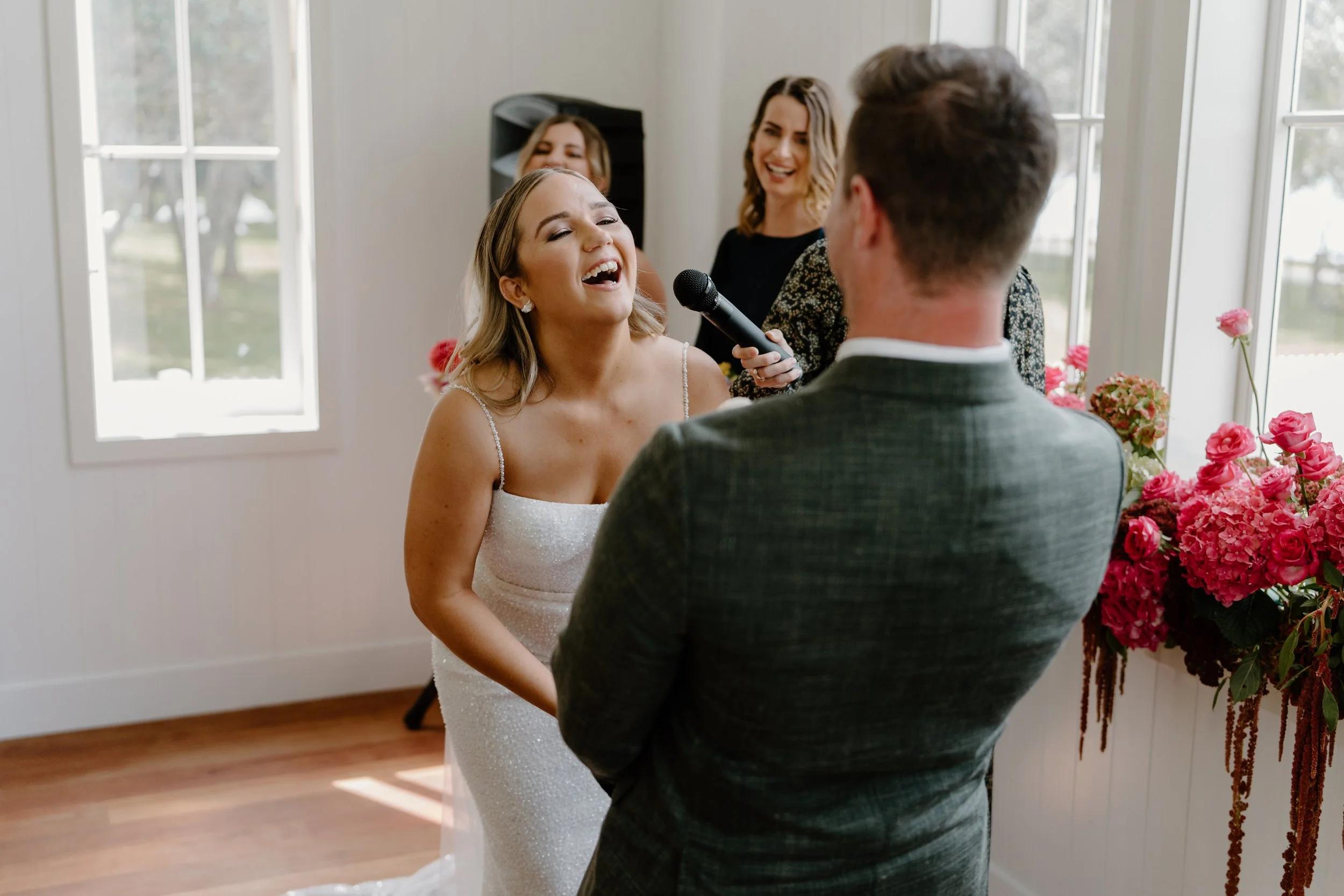 MAN-O'-WARN-WEDDING-WAIHEKE-ISLAND-PHOTOGRAPHER-AARON-COURTNEY69.jpg