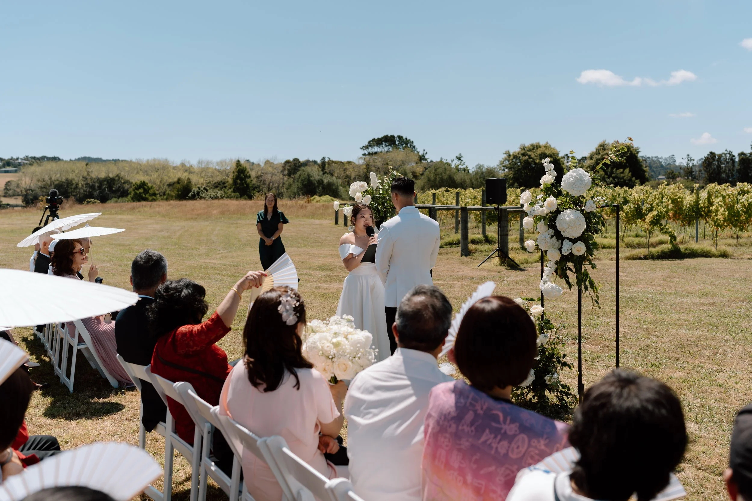 Mikki+Emily_Hunting-Lodge-Auckland-Wedding-Photographer77.jpg
