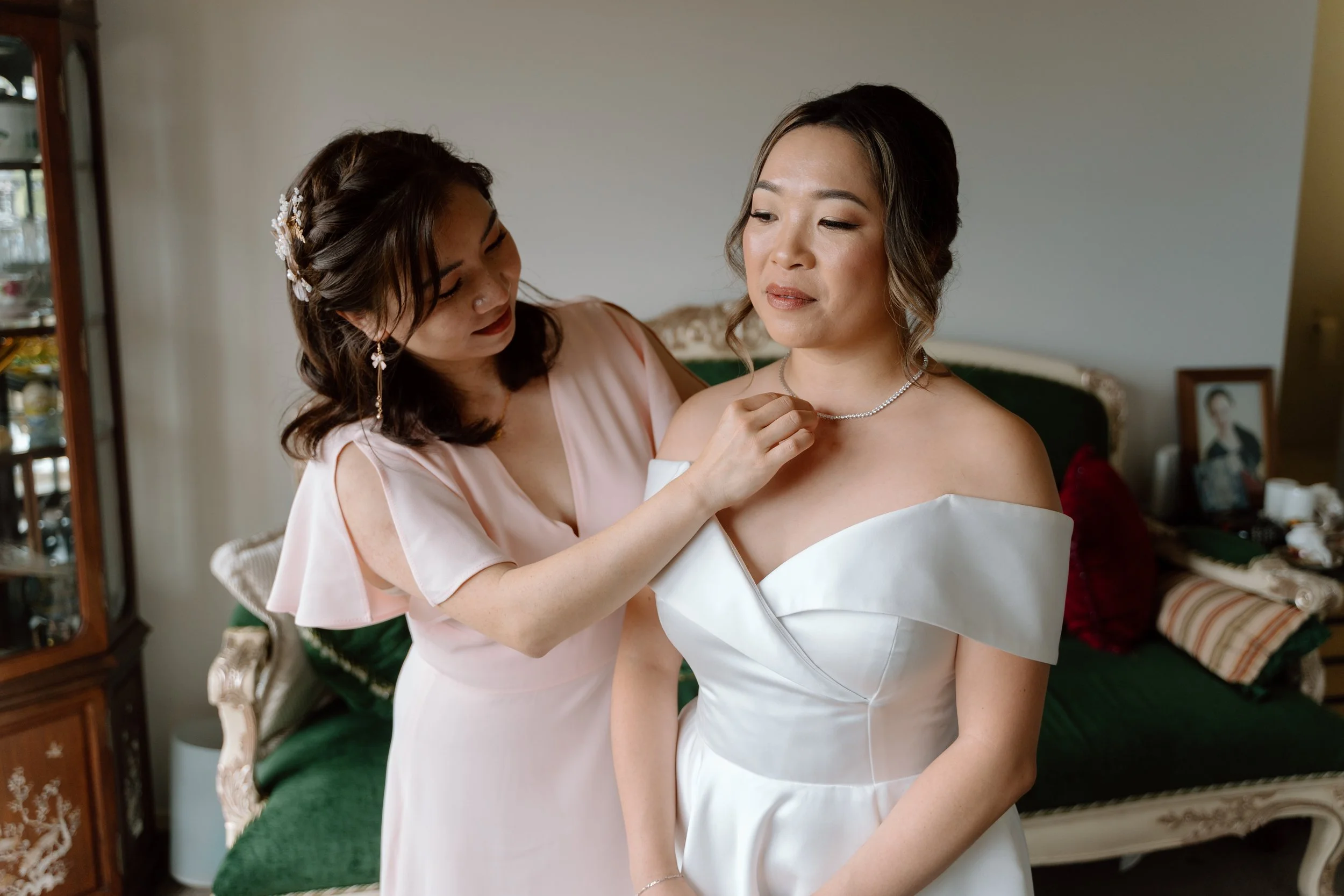 Mikki+Emily_Hunting-Lodge-Auckland-Wedding-Photographer43.jpg
