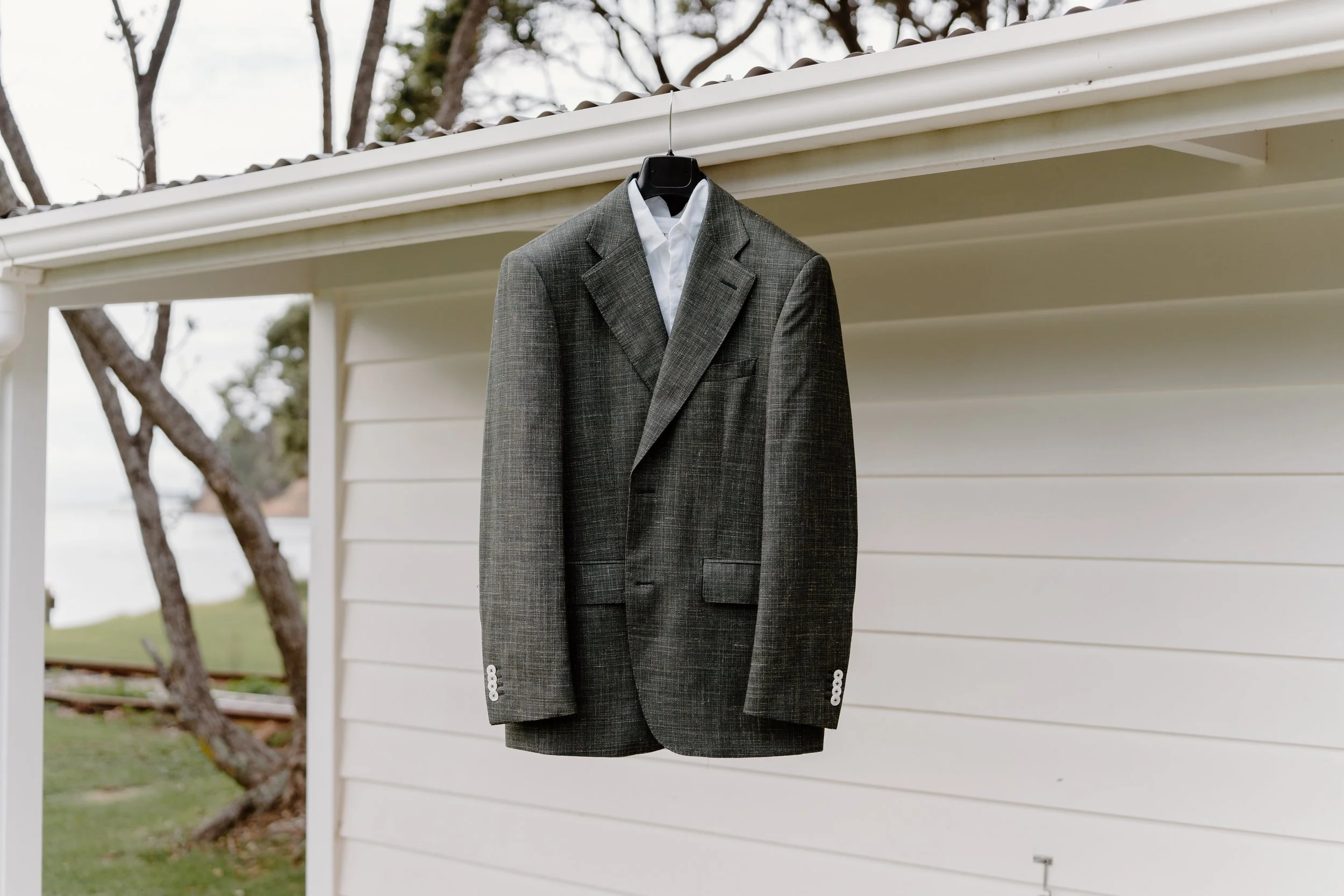 MAN-O'-WARN-WEDDING-WAIHEKE-ISLAND-PHOTOGRAPHER-AARON-COURTNEY6.jpg