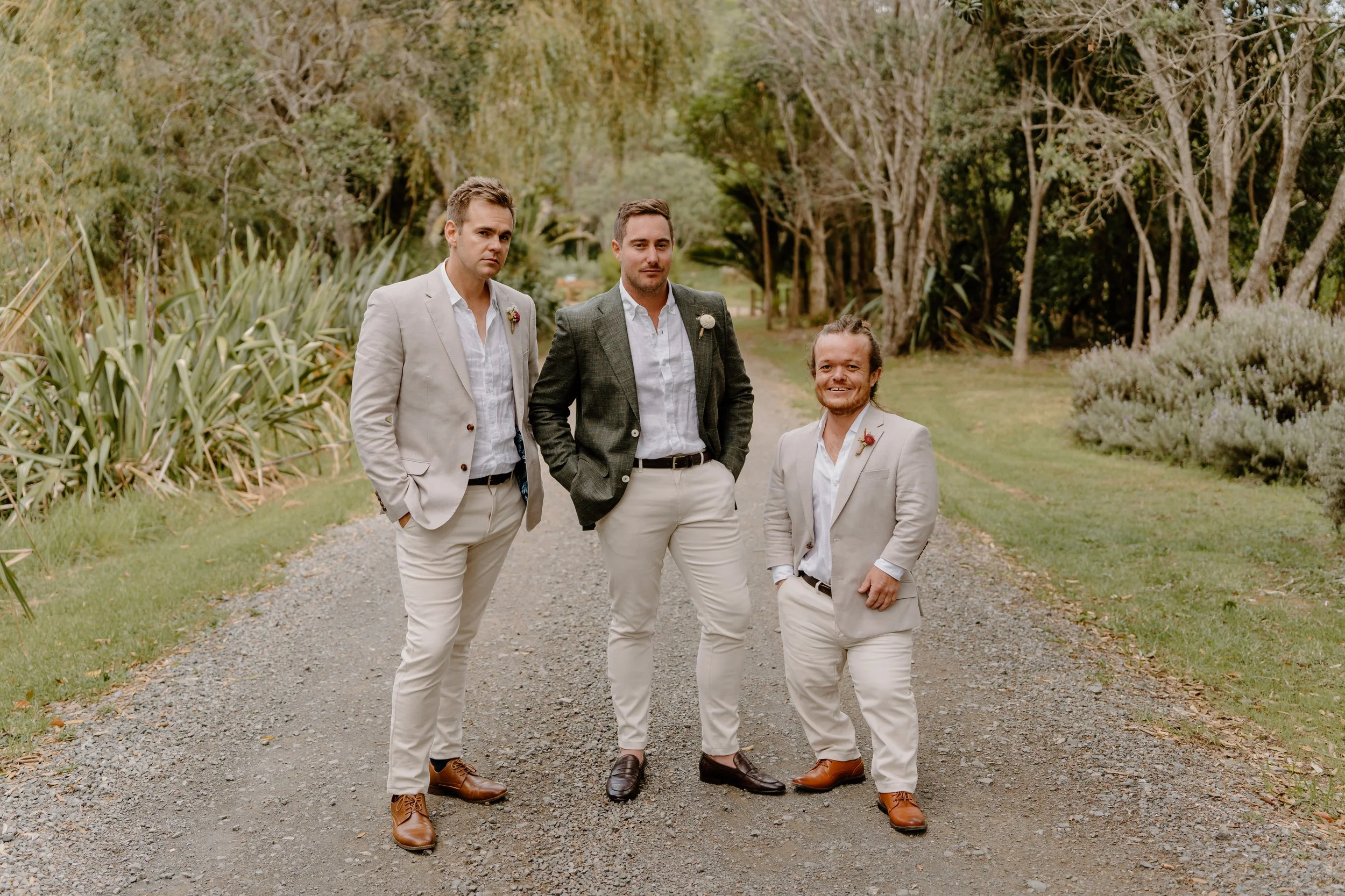 MAN-O'-WARN-WEDDING-WAIHEKE-ISLAND-PHOTOGRAPHER-AARON-COURTNEY43.jpg