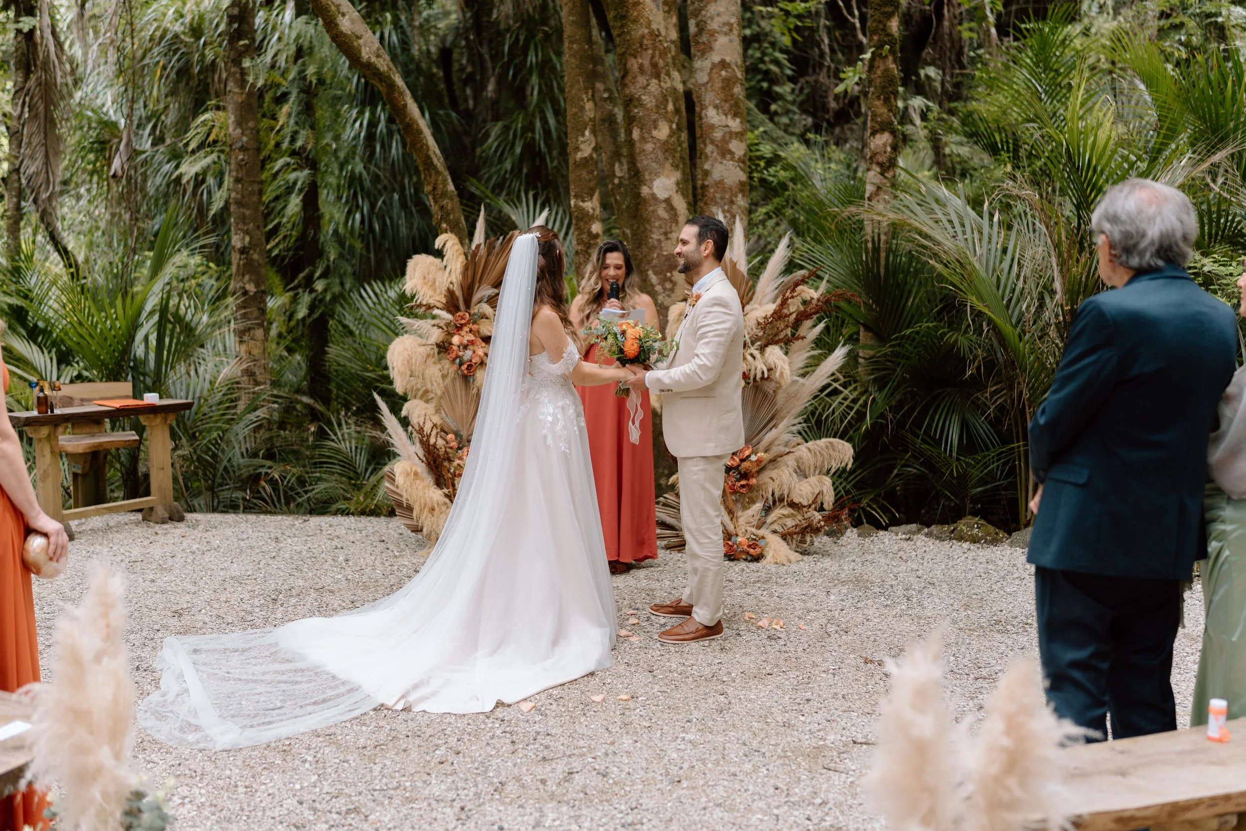 Luiza+Luis_Bridgewater-Estate-Auckland-Wedding-Photography55.jpg