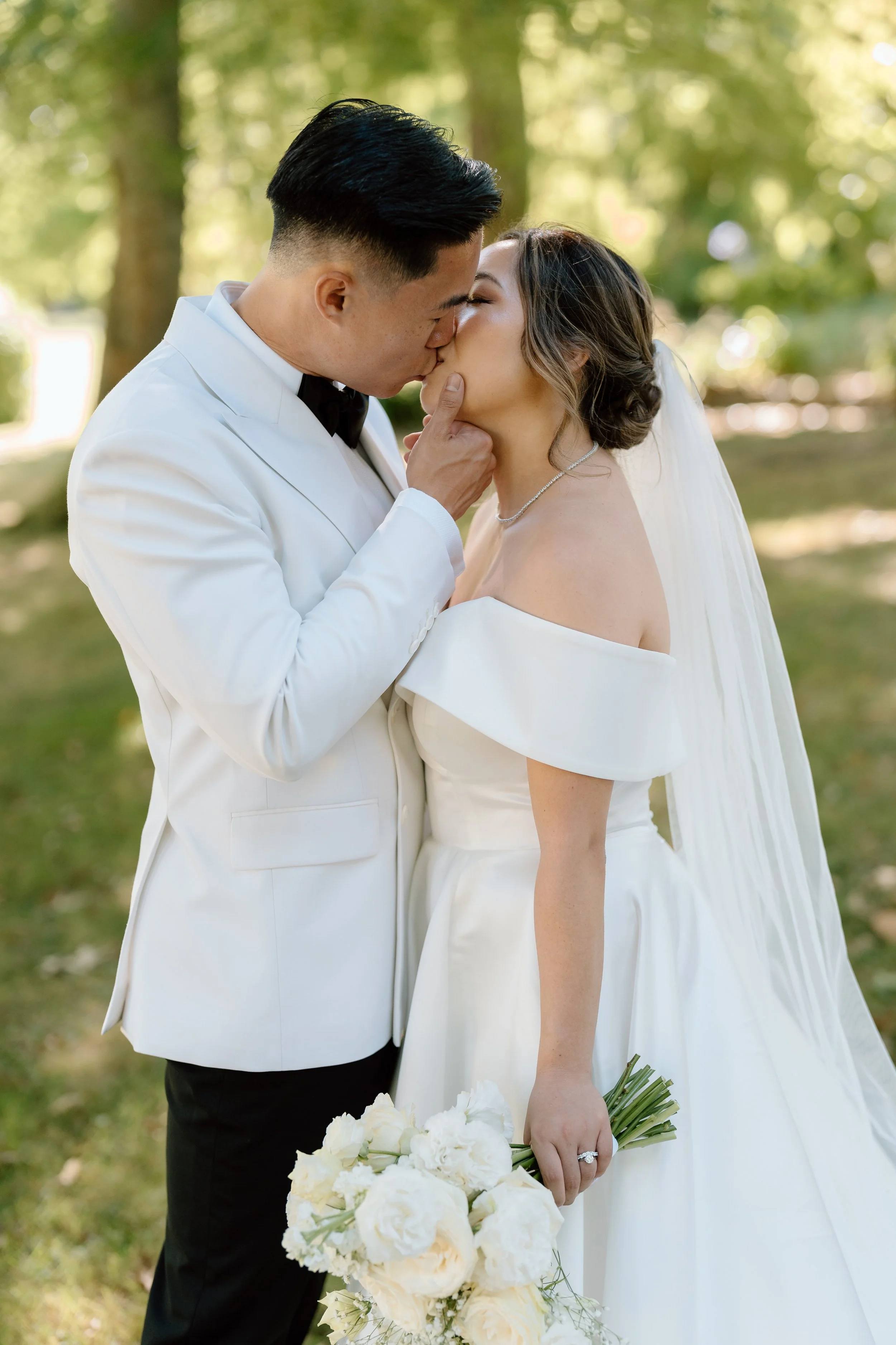 Mikki+Emily_Hunting-Lodge-Auckland-Wedding-Photographer109.jpg