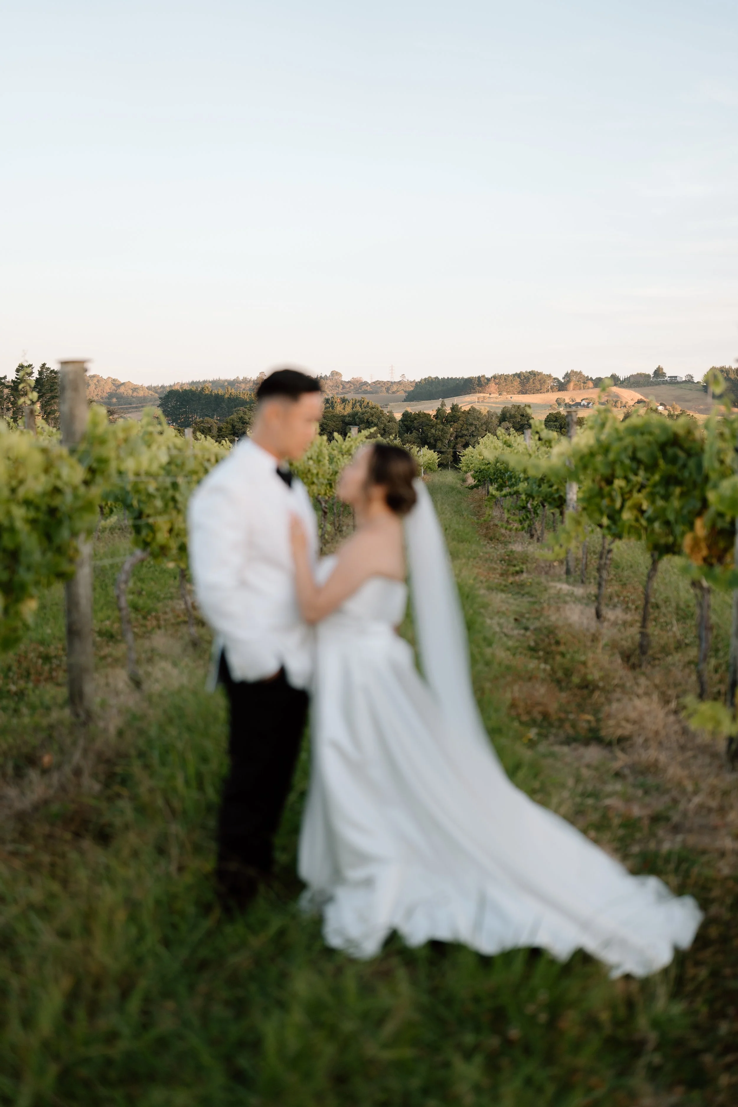 Mikki+Emily_Hunting-Lodge-Auckland-Wedding-Photographer150.jpg