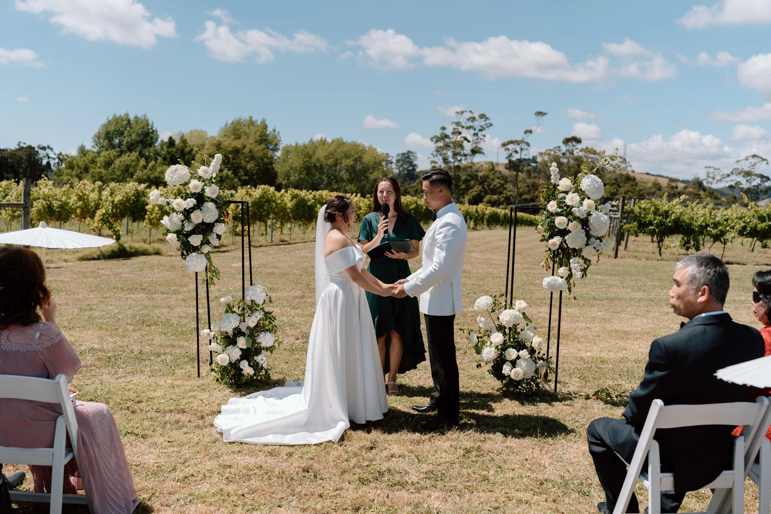 Mikki+Emily_Hunting-Lodge-Auckland-Wedding-Photographer69.jpg