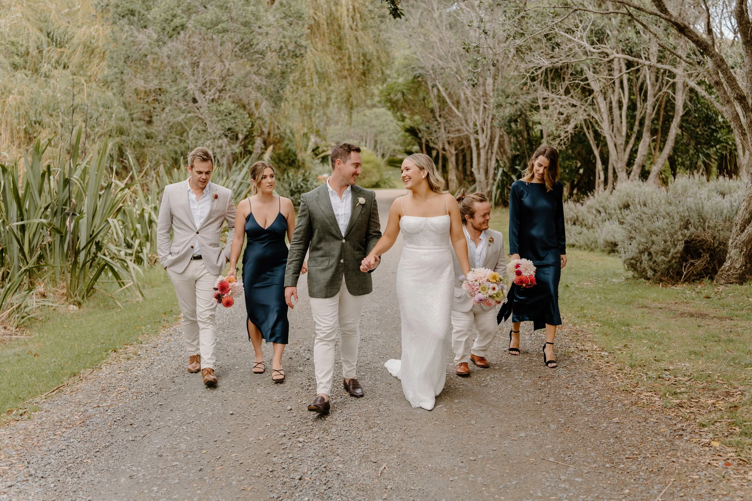 MAN-O'-WARN-WEDDING-WAIHEKE-ISLAND-PHOTOGRAPHER-AARON-COURTNEY41.jpg