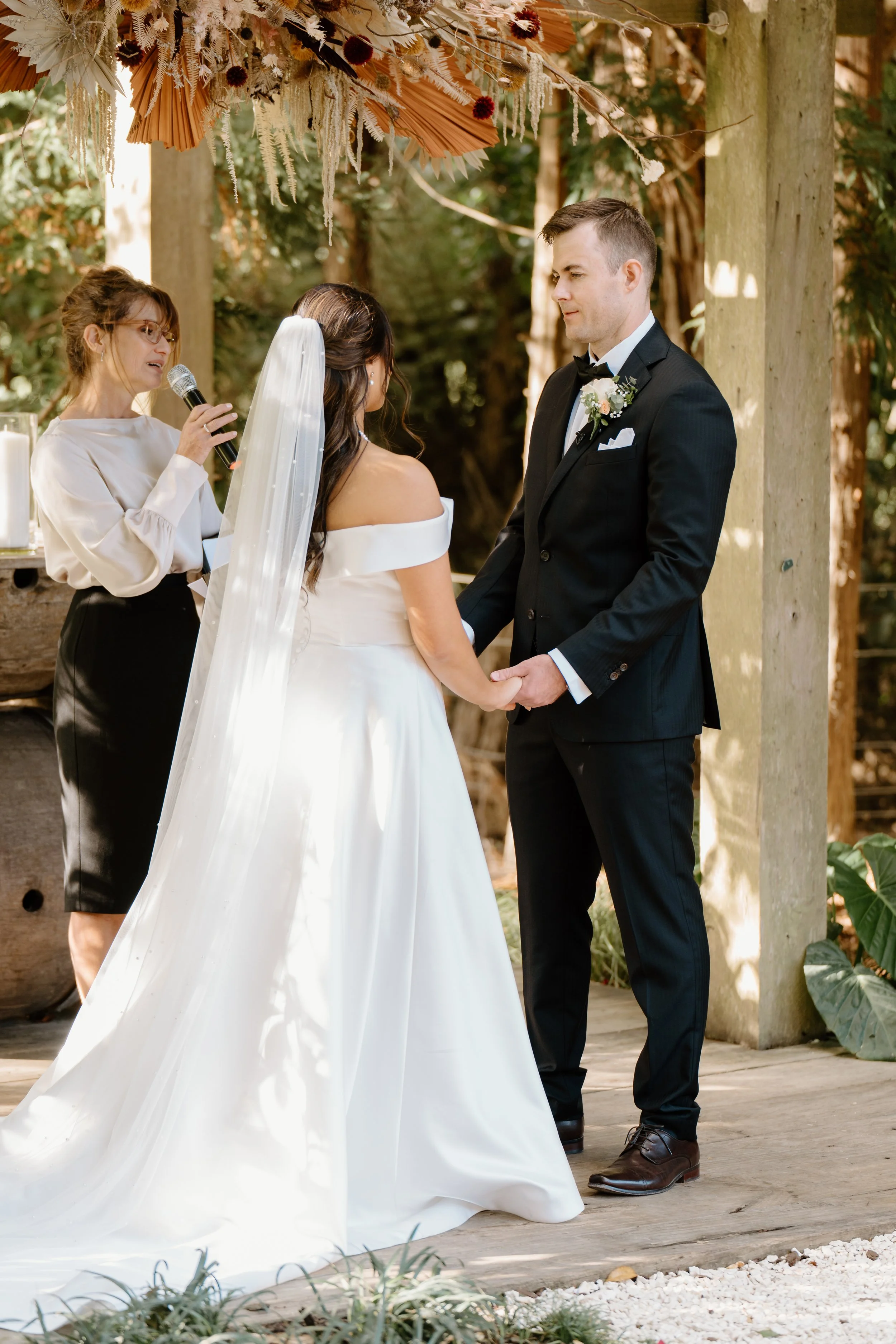 Kumeu-Valley-Estate-Auckland-Wedding-Venue-Luke-and-Sophia17.jpg