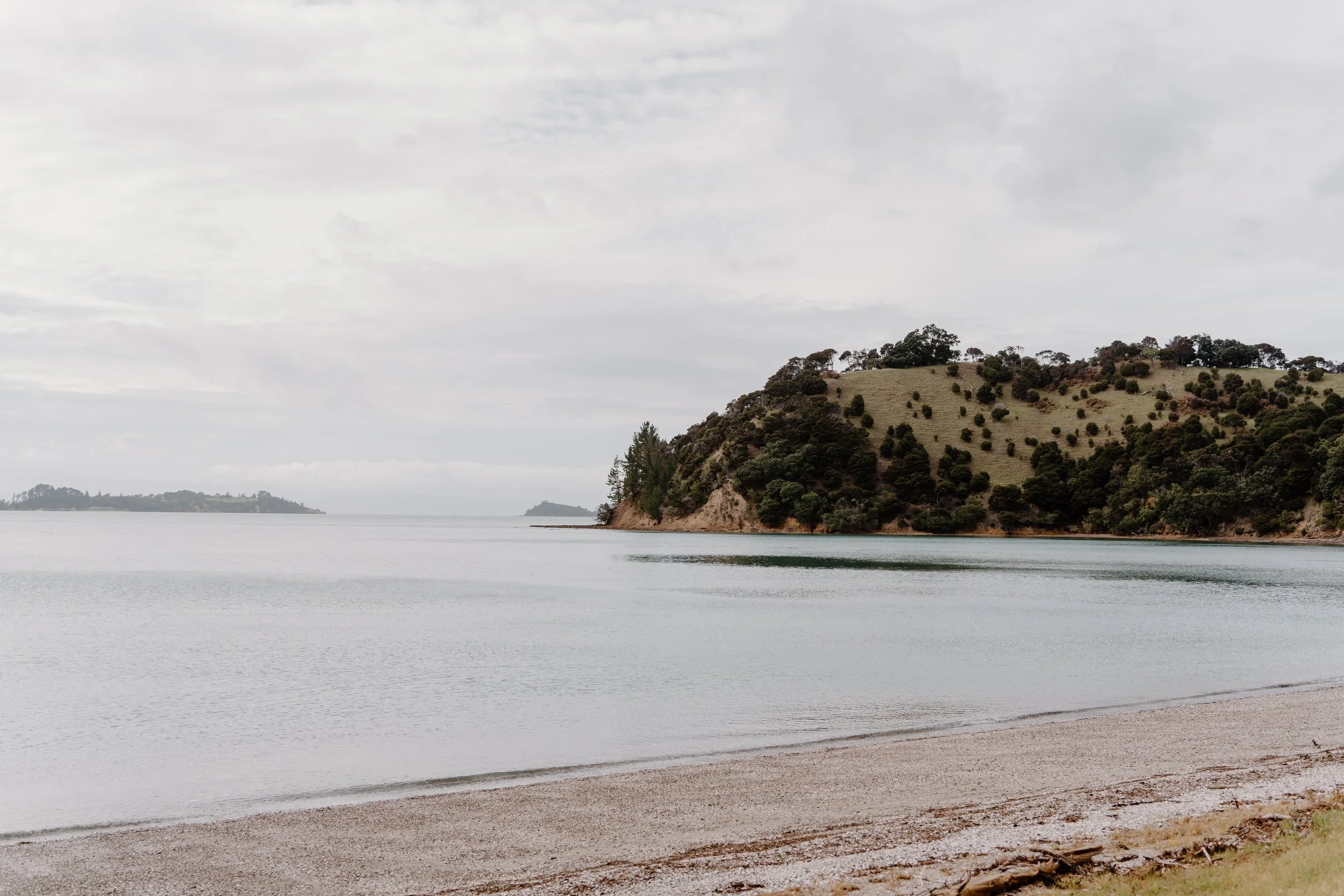 MAN-O'-WARN-WEDDING-WAIHEKE-ISLAND-PHOTOGRAPHER-AARON-COURTNEY7.jpg
