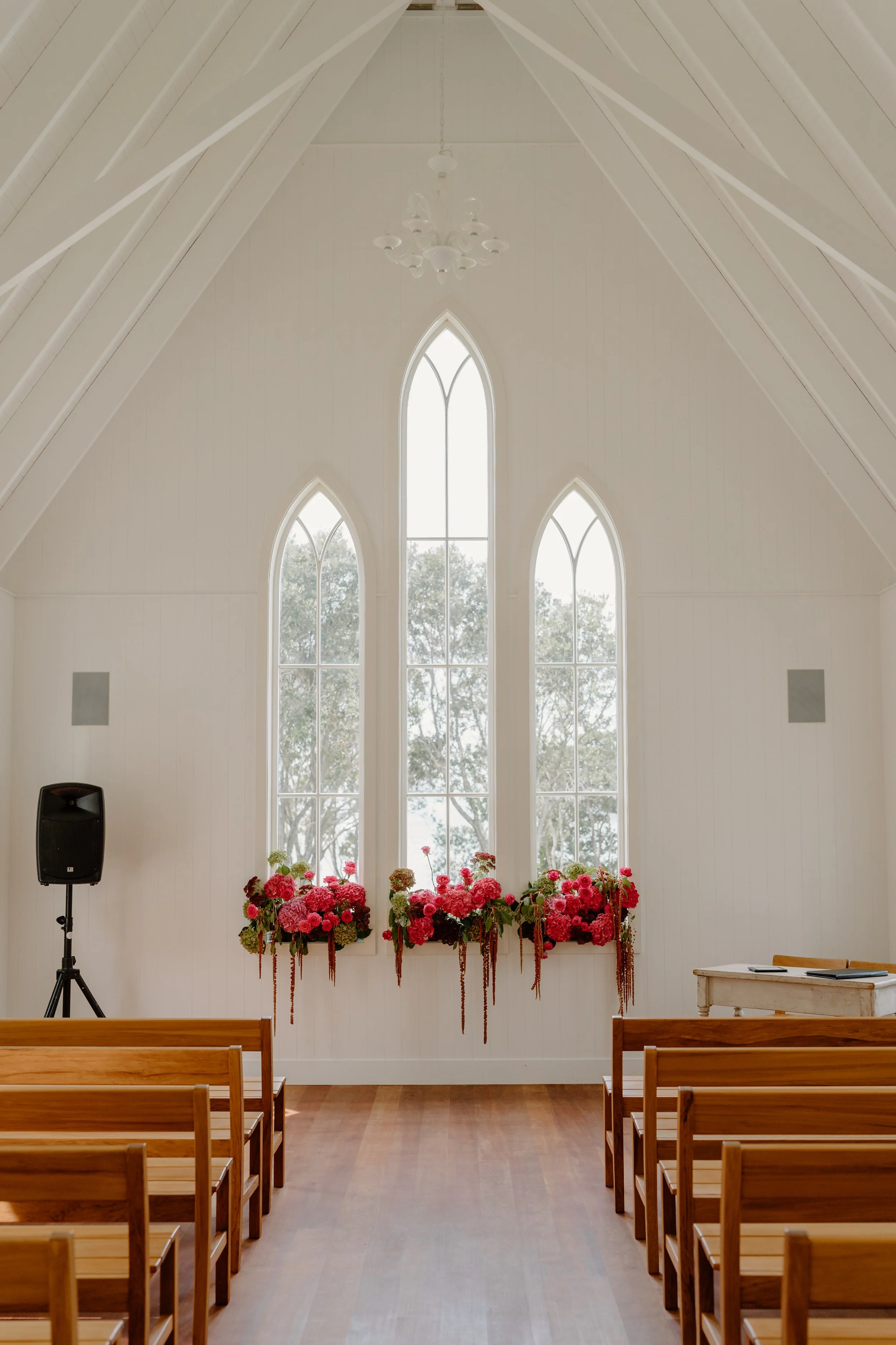 MAN-O'-WARN-WEDDING-WAIHEKE-ISLAND-PHOTOGRAPHER-AARON-COURTNEY55.jpg