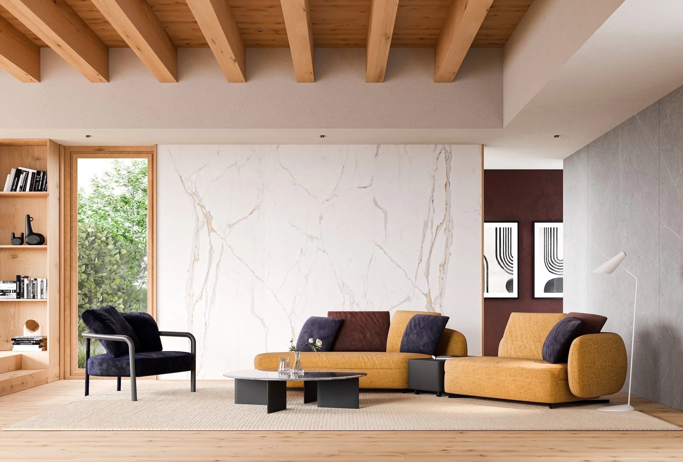 Sala de estar moderna com sofá amarelo, poltrona preta, mesa de centro de mármore e prateleira de madeira ao lado de uma janela com vista para árvores