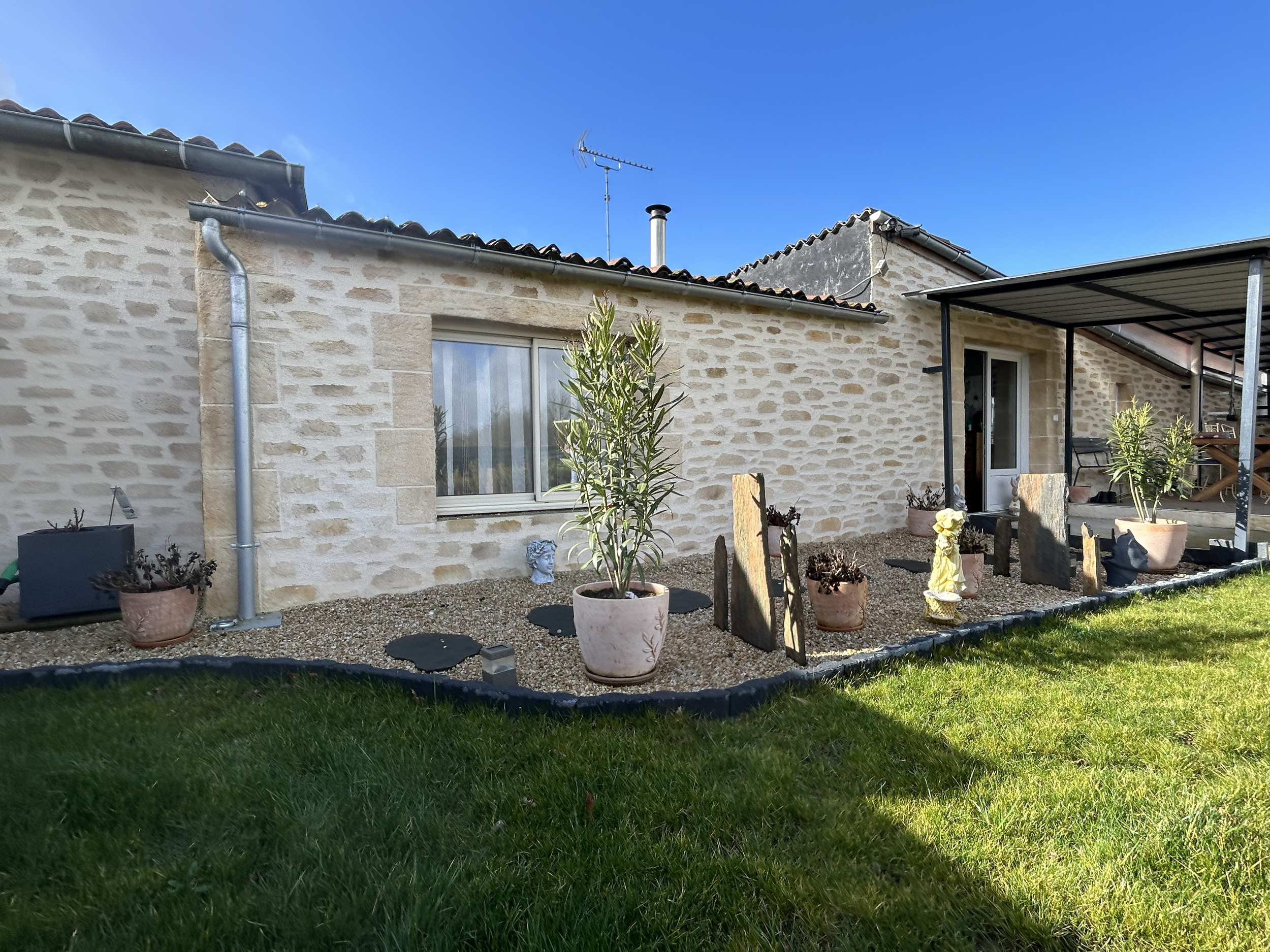 SAINT-MACAIRE