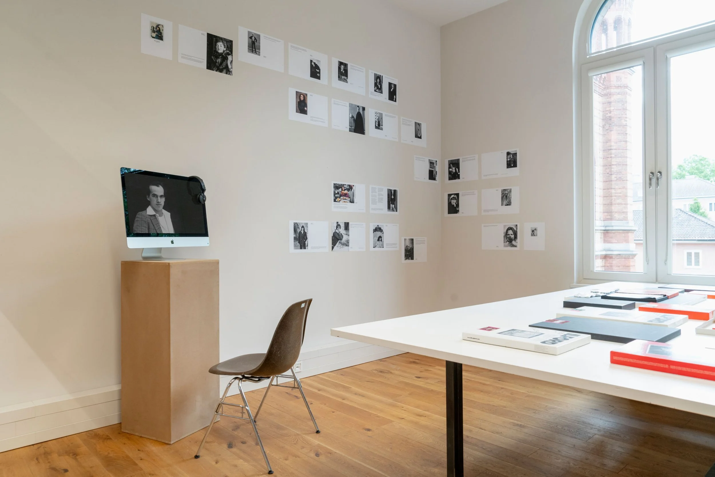 Book & exhibiton "Alice Springs — 17 Boxes" by Bella McNair © All images are courtesy of the Helmut Newton Foundation, Berlin 