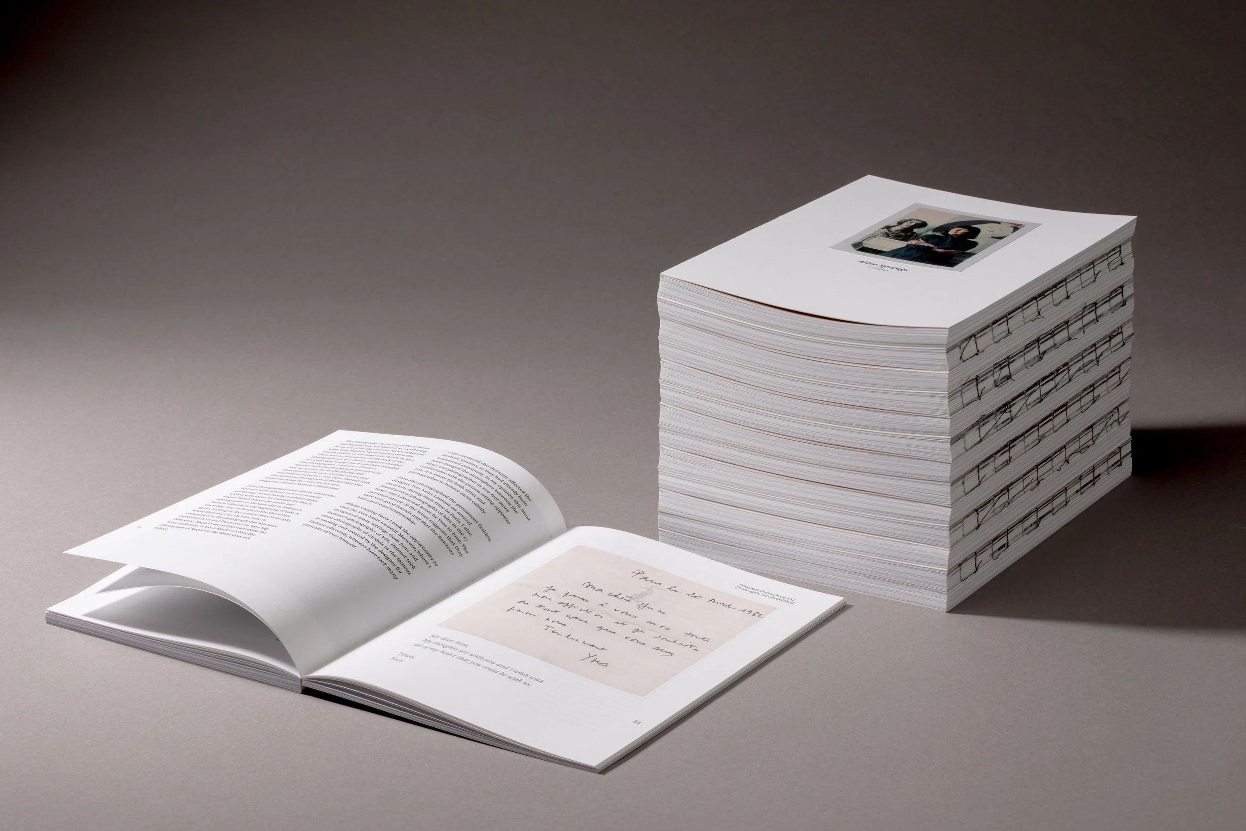 Book & exhibiton "Alice Springs — 17 Boxes" by Bella McNair © All images are courtesy of the Helmut Newton Foundation, Berlin 