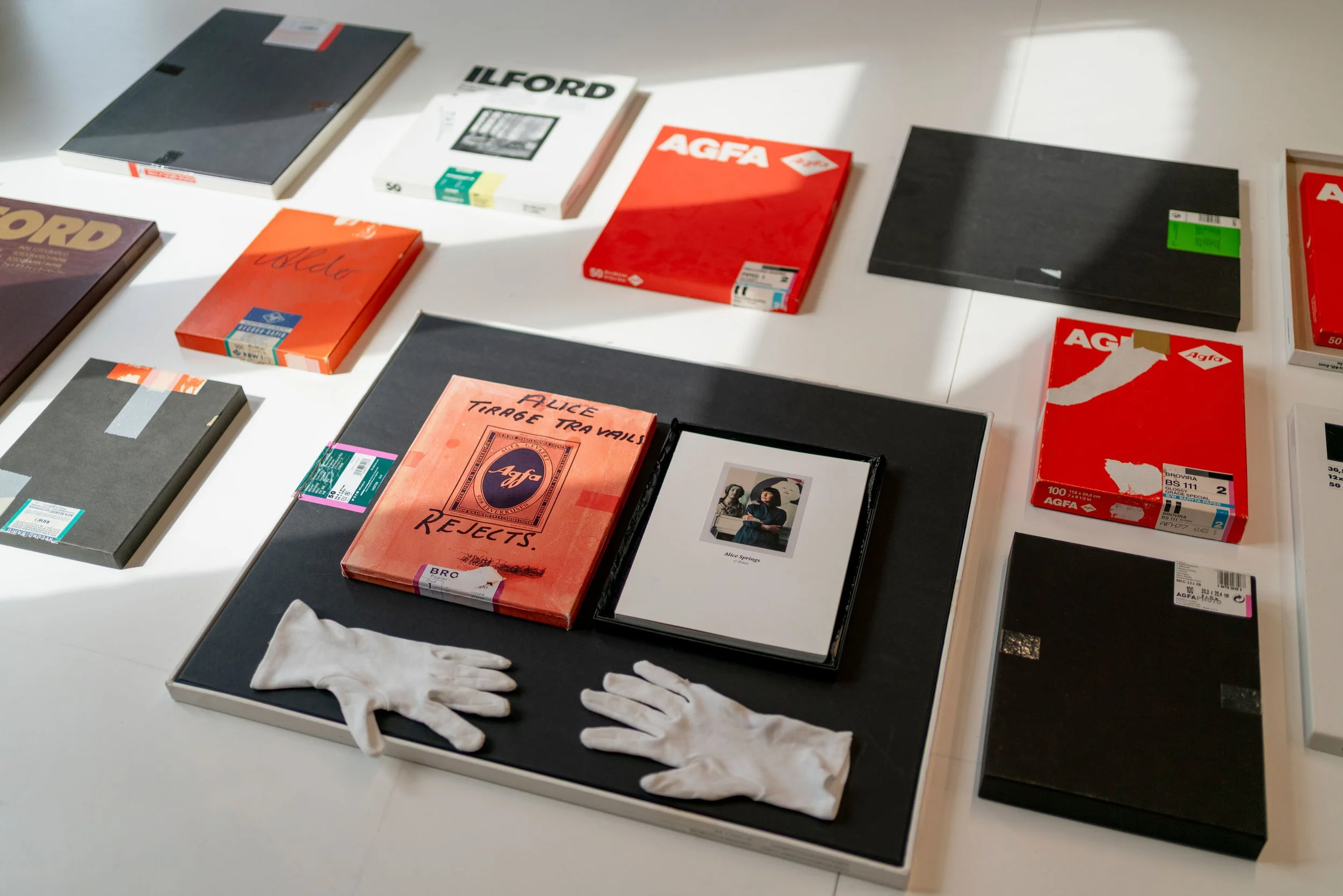 Book & exhibiton "Alice Springs — 17 Boxes" by Bella McNair © All images are courtesy of the Helmut Newton Foundation, Berlin 