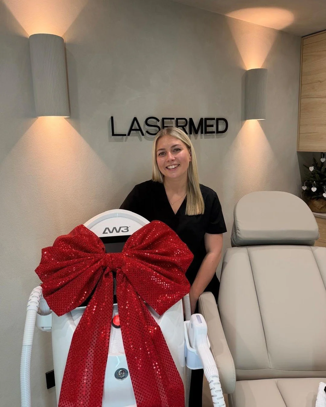 All wrapped up and ready to gift 🎁✨
Smooth skin season starts here &mdash; treat yourself or someone you love to the LaserMed experience 💖
Gift vouchers available now 🤍