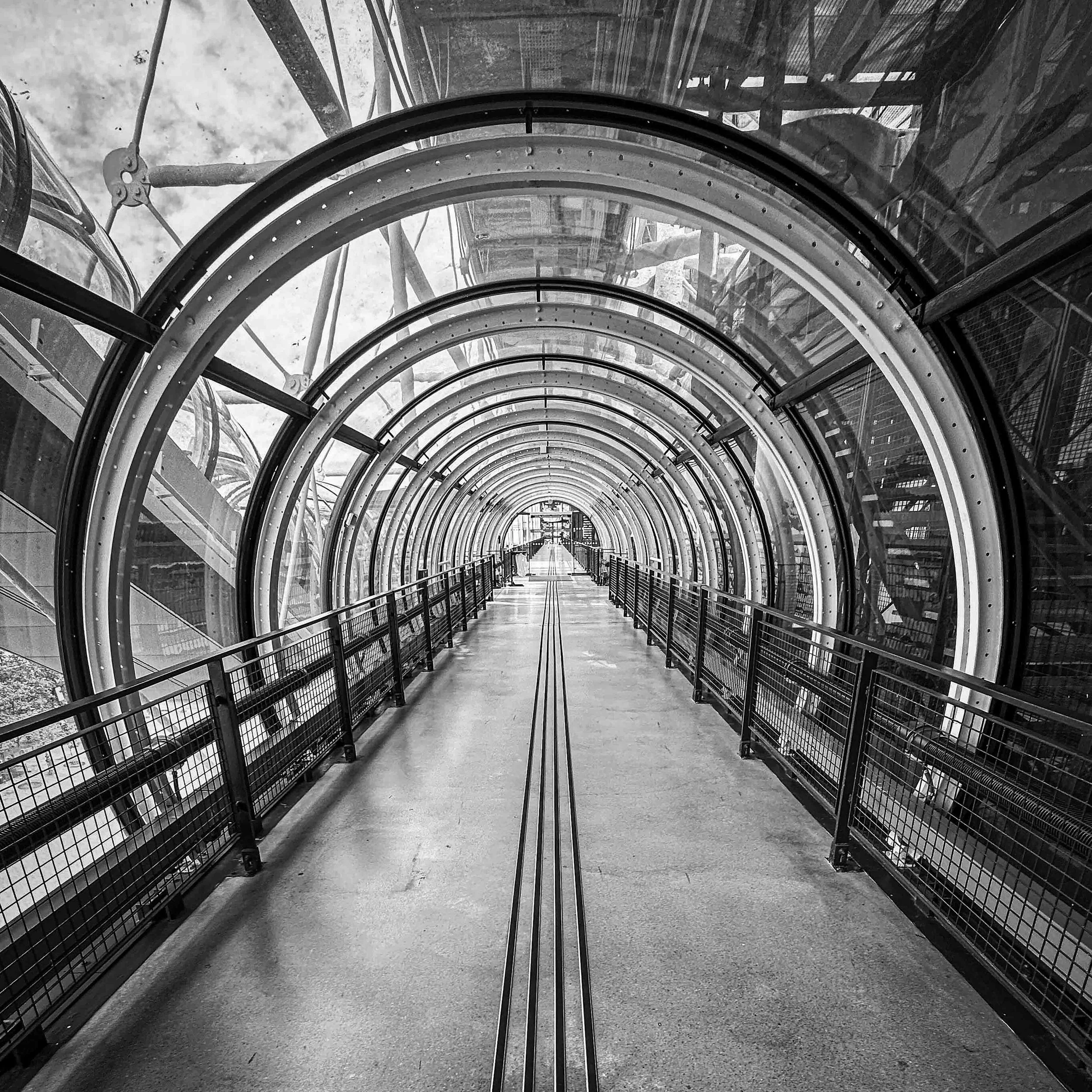 Pompidour centre tunnel.jpg