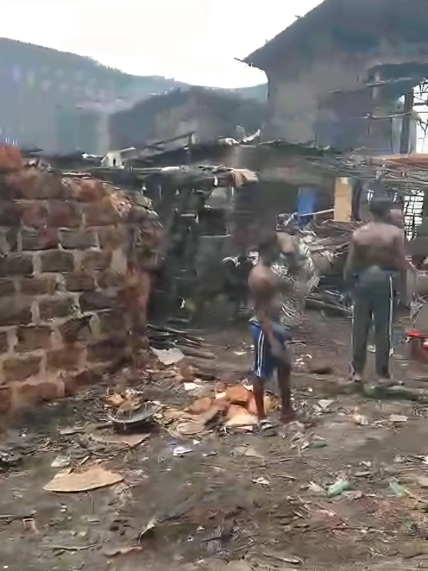 &bull; noodhulp &bull;&nbsp;

Enorm bedroefd toen we het vreselijke nieuws hoorde dat er 1.5 week geleden een brand is uitgebroken in een gedeelte van sloppenwijk Moa Wharf, die we vanuit de stichting al jaren steunen in samenwerking met stichting Ho