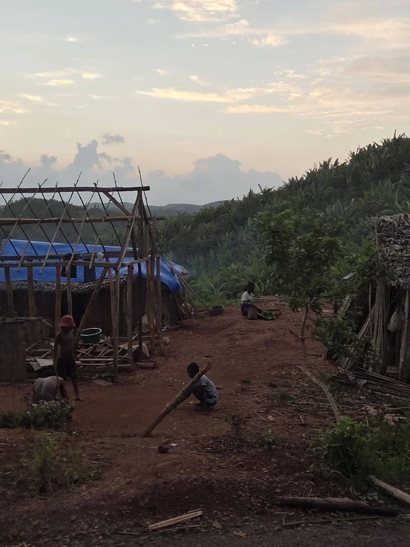 &bull; thuis in Madagaskar &bull;

Inmiddels ben ik gisteren middag veilig aangekomen in Madagaskar en wat voelde het weer als thuiskomen! 🥰 Na het heerlijke ontvangst, zijn we ons gaan voorbereiden op de reis die we inmiddels achter de rug hebben n