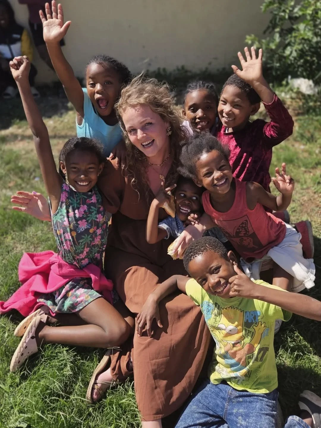 &bull; terug naar Nederland &bull; 

Wat een ongelooflijke reis 🧡 ..

De afgelopen tijd heb ik een geweldige missiereis mogen maken naar Madagaskar en Zuid-Afrika. Het was intens, heftig en soms hartverscheurend met alles wat we hebben gezien, gehoo