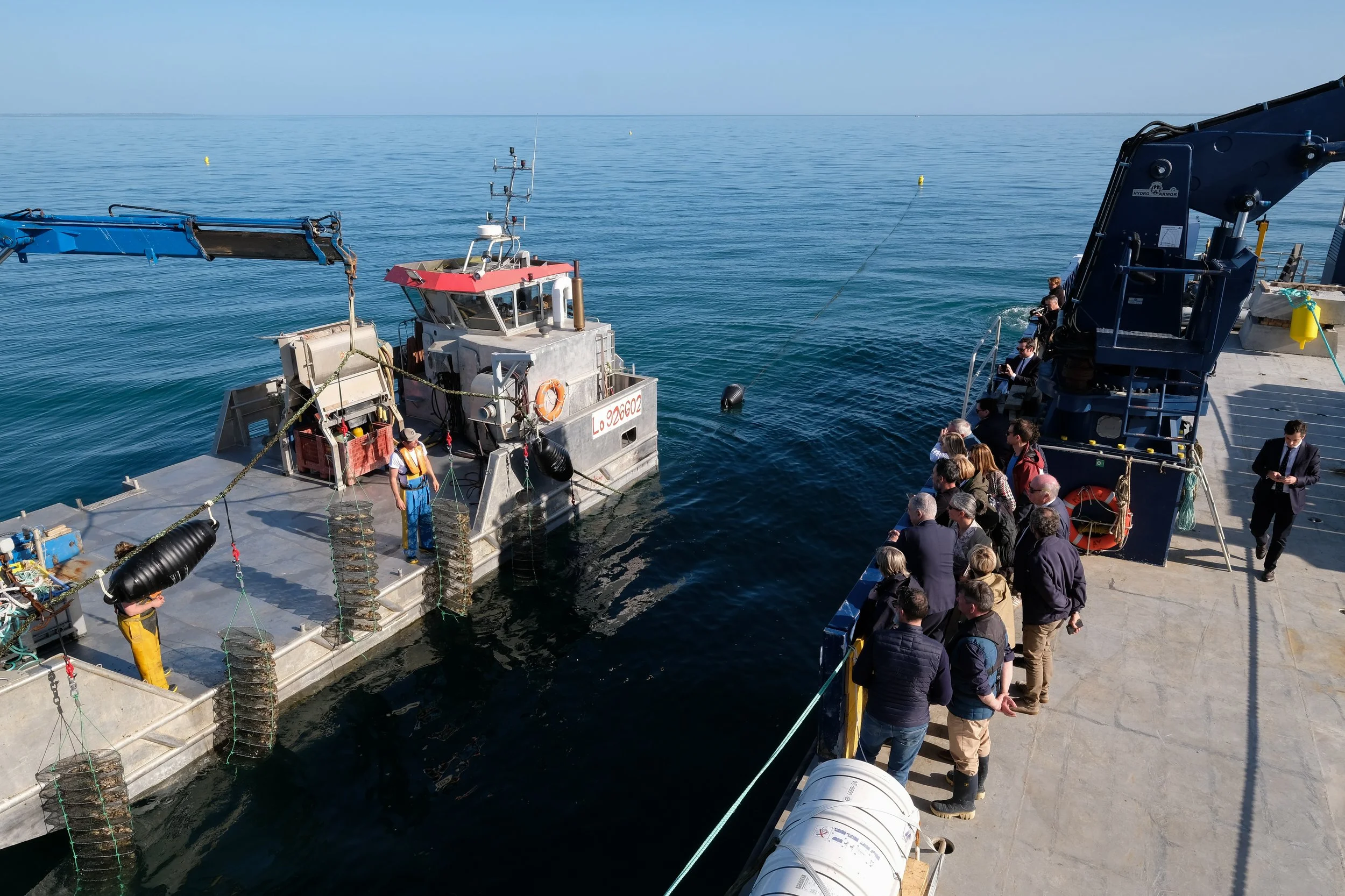 Déplacement du commissaire européen Costas Kadis au port de Kerisper