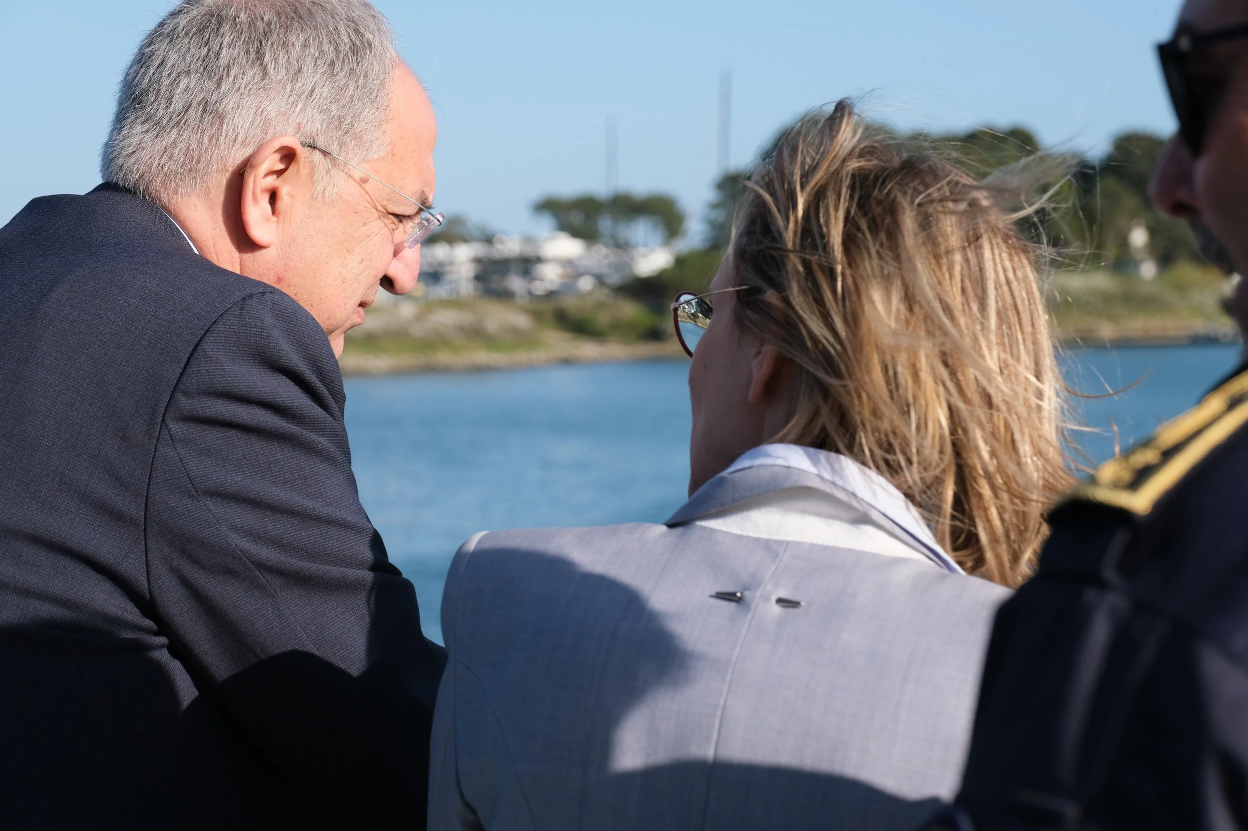 Déplacement du commissaire européen Costas Kadis au port de Kerisper