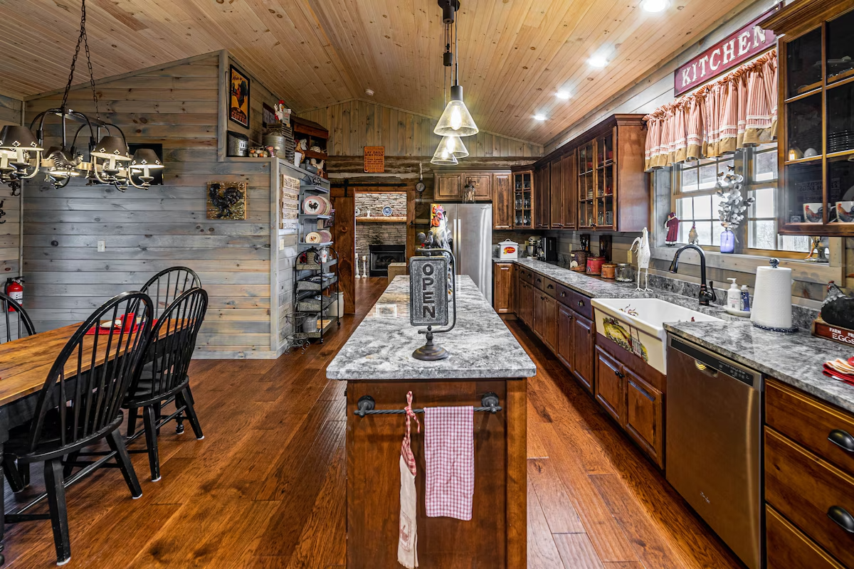 Intimate meals and morning planning