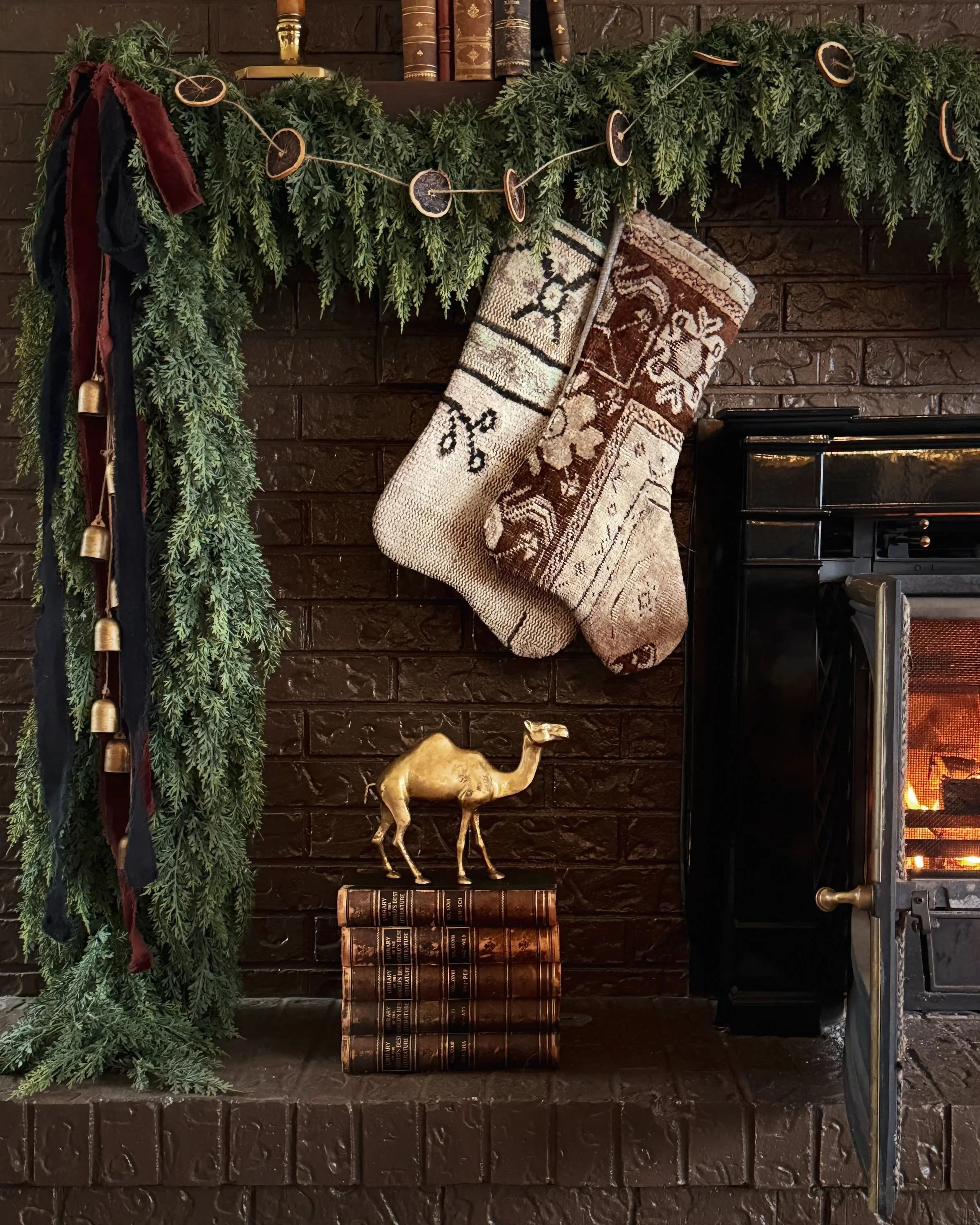 Mastering the Art of a Classic Christmas: Timeless Decor, Traditions, and a Cozy Holiday Home