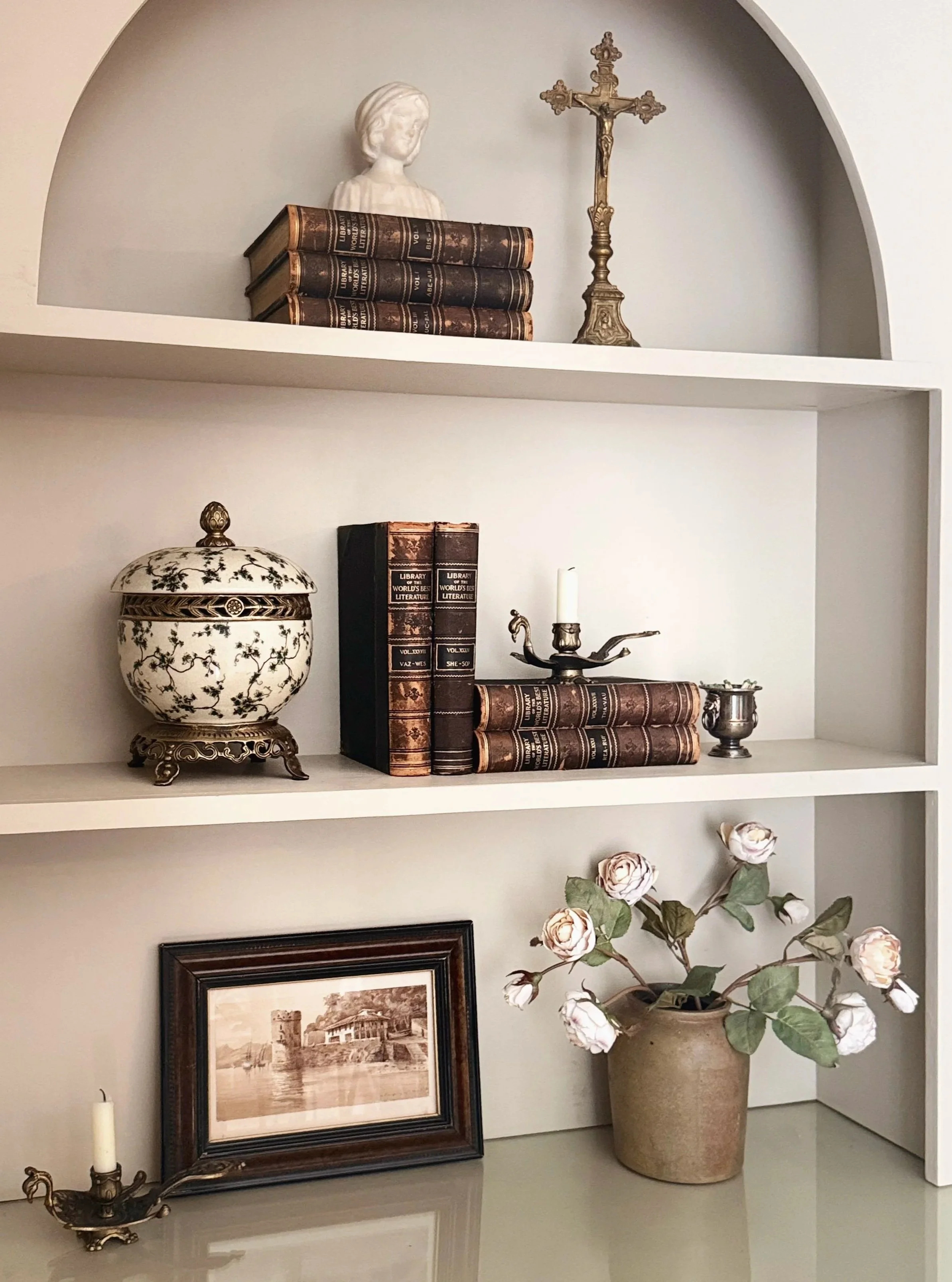 Classic Spring Bookshelf Styling: Thoughtful Layers for a Warm ...