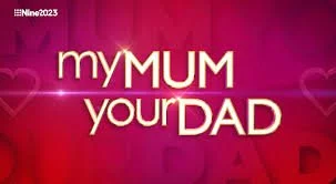 Testo che dice "Mummy" e "Your Dad" su sfondo rosa con cuori.