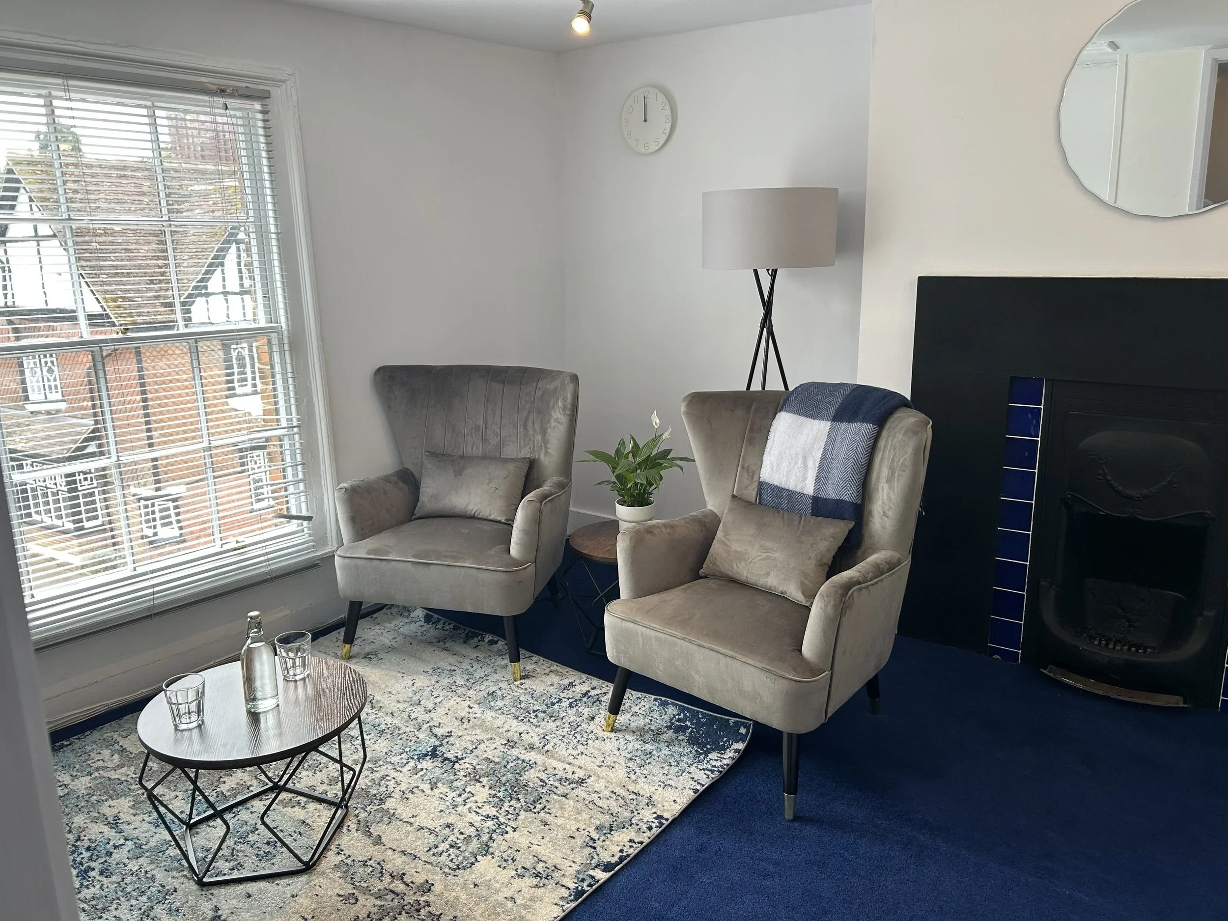 Private, calm and comfortable counselling space at The Therapy Nest in the heart of Tring High Street. Integrative counselling room in Hertfordshire. Therapy space with Georgianne Smith