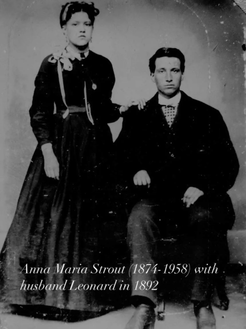Anna Maria Strout (1874-1958) & husband Leonard in 1892 ⚓️
Visit Strouts.org for more vintage photos! 🐋