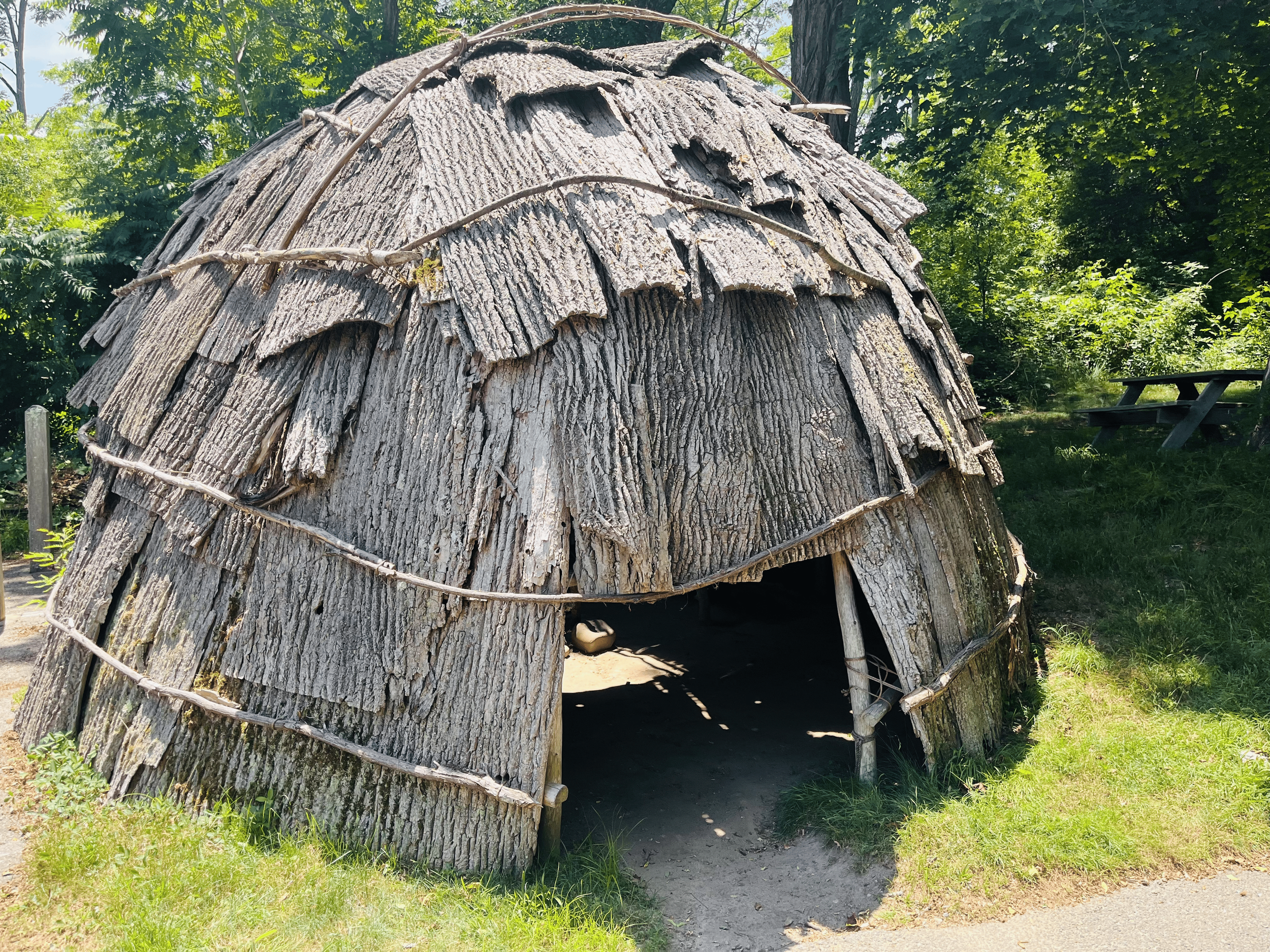 Wampanoag wetu