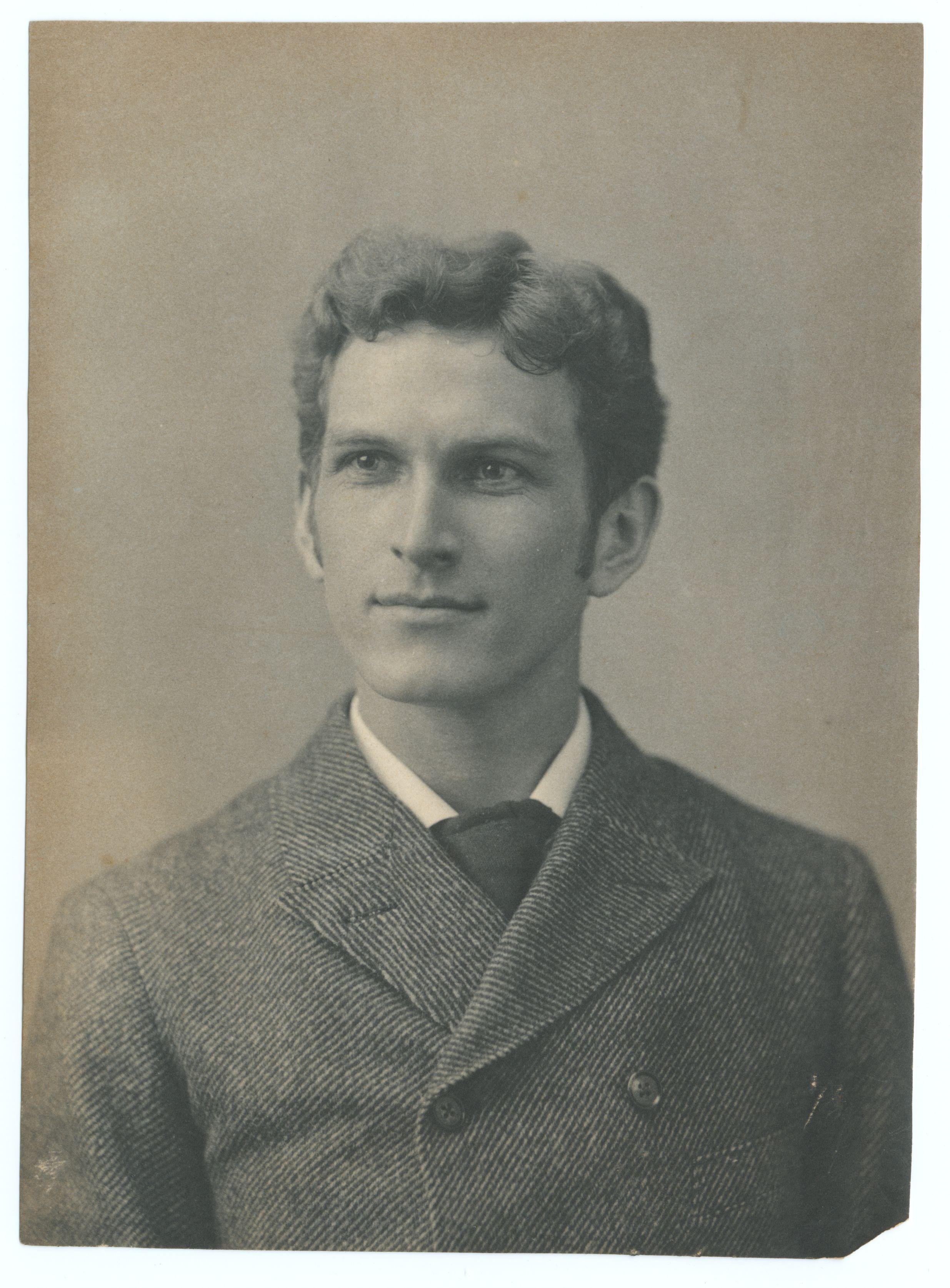 Leon Bertram Strout (1870-1937) in 1925.jpg