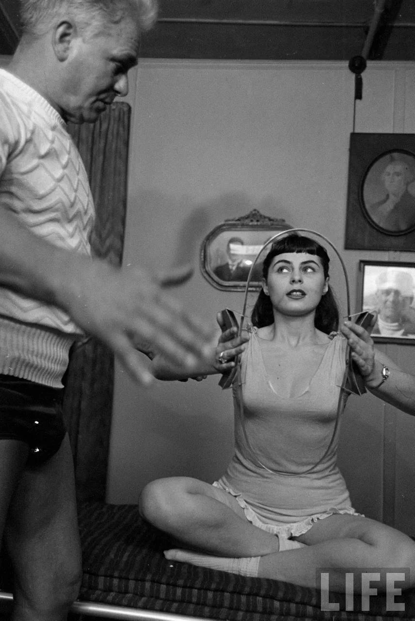 Joseph_Pilates_Roberta Peters_Magic_Circle2_NYC_12Feb1951_michael rougier.jpg