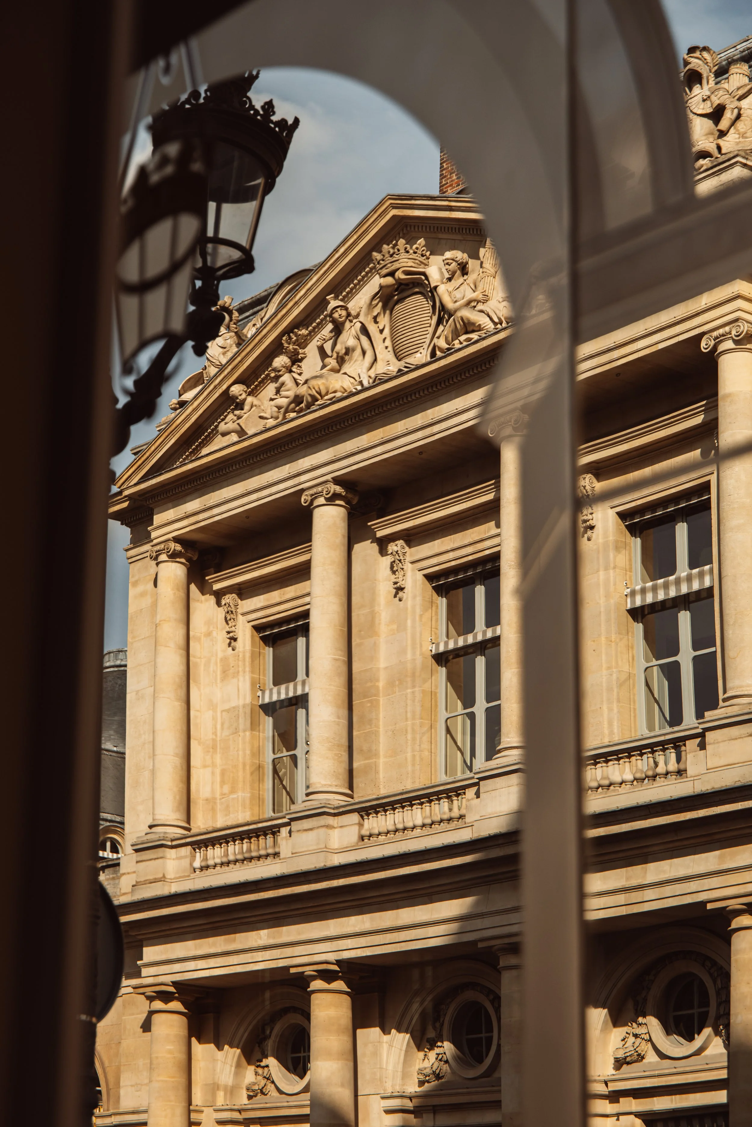 Brasserie-Du-Louvre-Musee-Du-Louvre-View.jpg