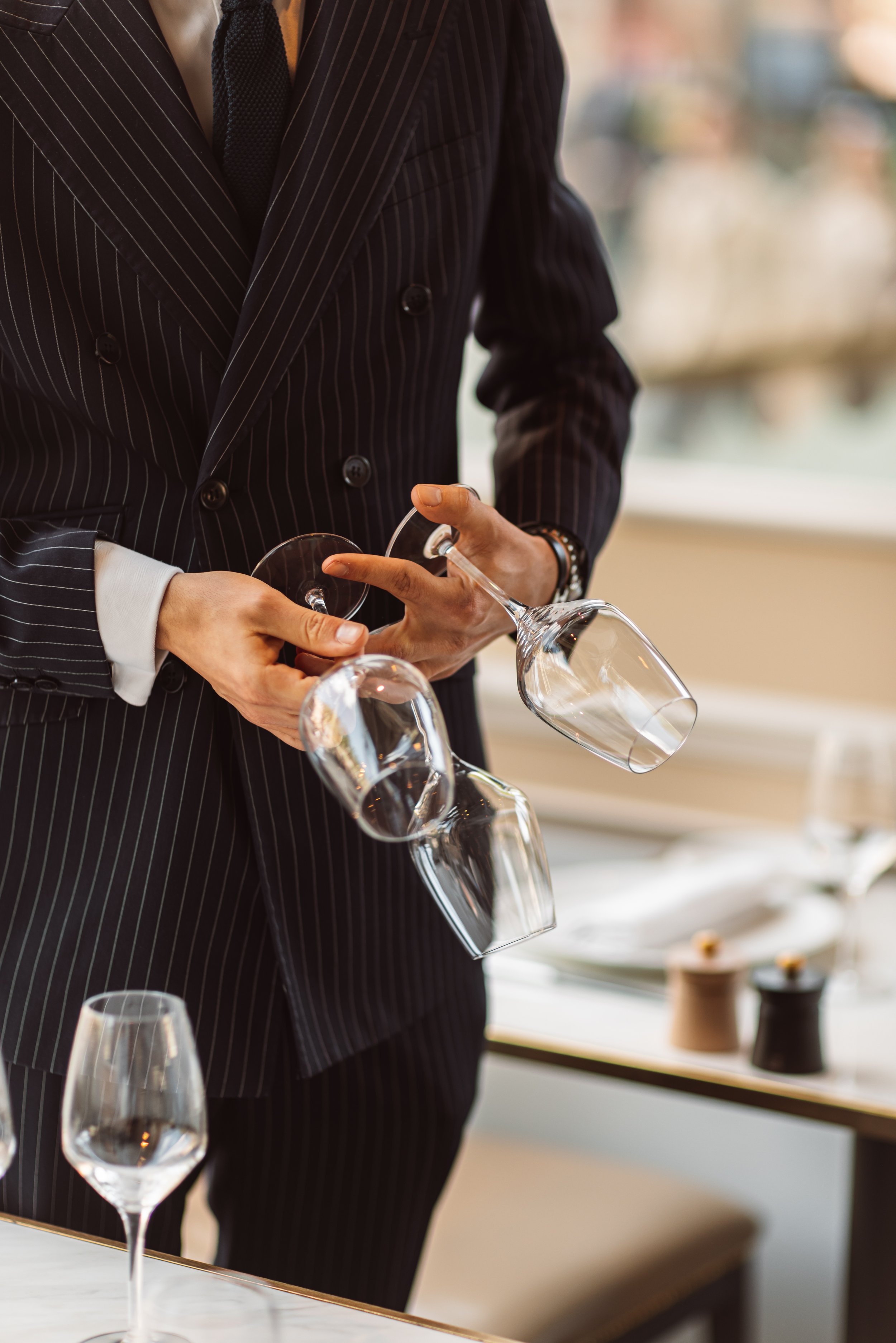 Brasserie-Du-Louvre-Glass-Waiter.jpg