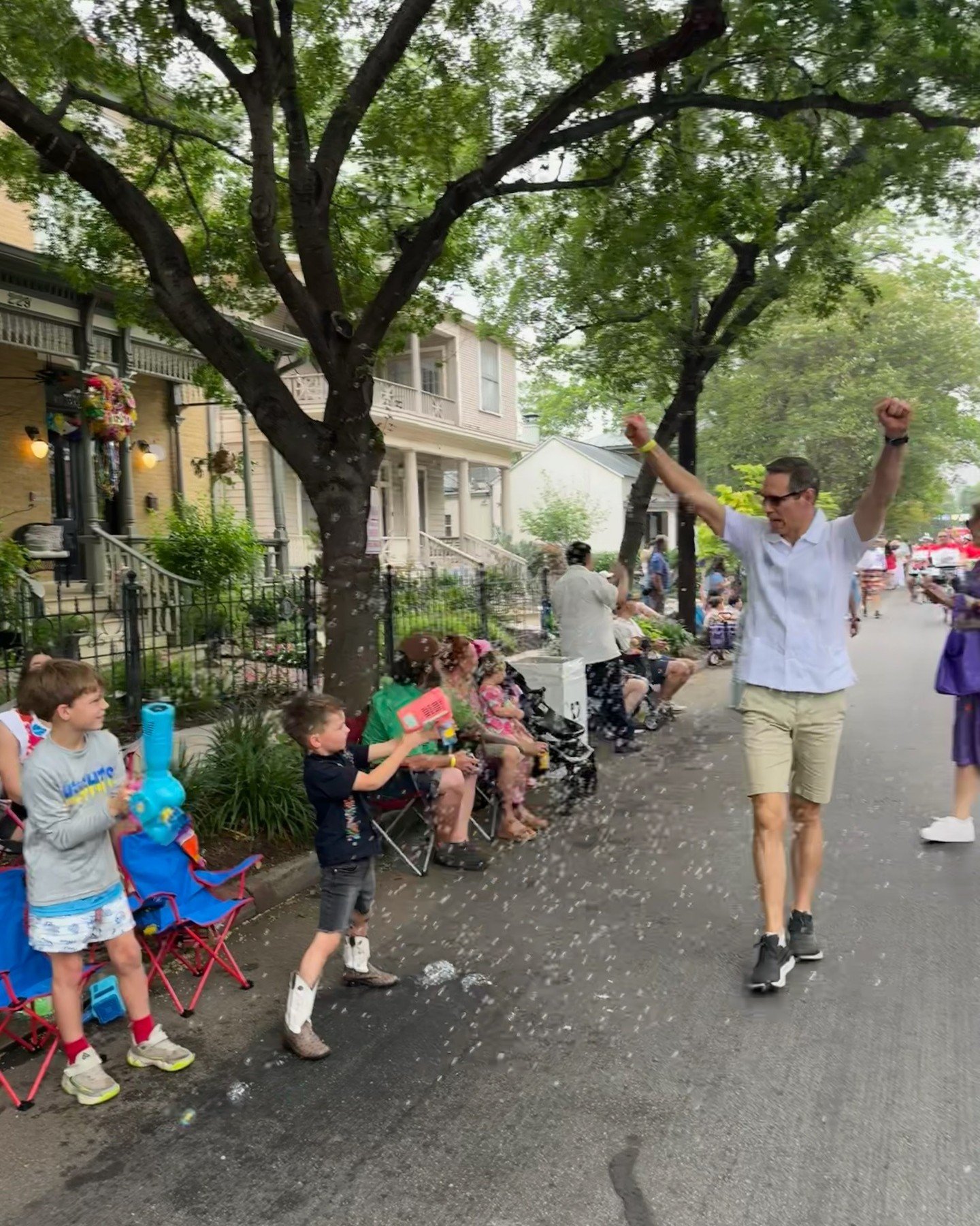 So grateful to my friend and Senate colleague @menendez4texas for spending time with me and introducing me to so many good people at the King William Fair and Parade in San Antonio this weekend!

This festival shows us just how meaningful it is to co