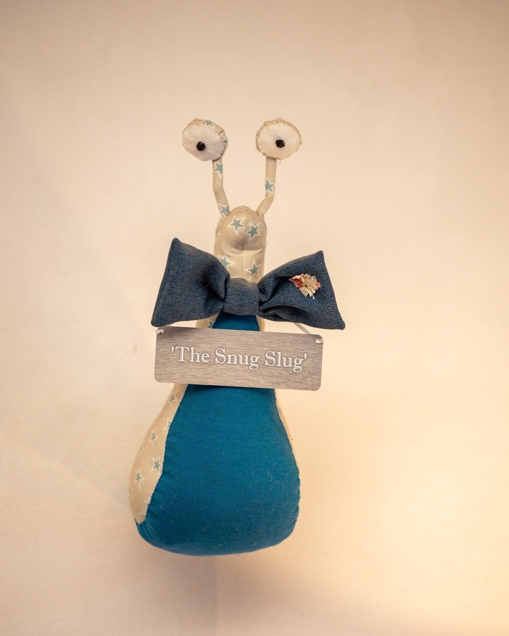 Psst! Did you see me? 👀
I'm the real host! 😅
Welcome to the official page of The Snug &amp; River Hideaway&mdash;or as I call it, The Slug &amp; River Hideaway. Yes, I'm the slug. No, I don't pay rent 😉. 
​I hope you humans have had a lovely, dry,